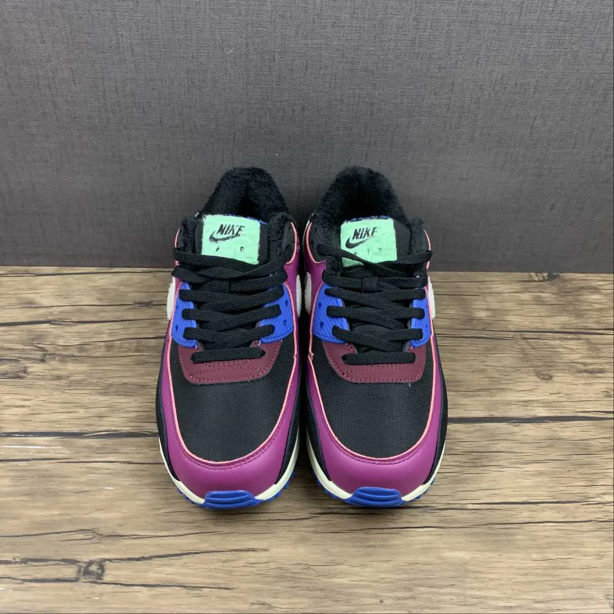 bright - colored running shoes Supportive midsole Air Max 90 Premium Cactus Flower Black Dark Beetroot CT1891-500