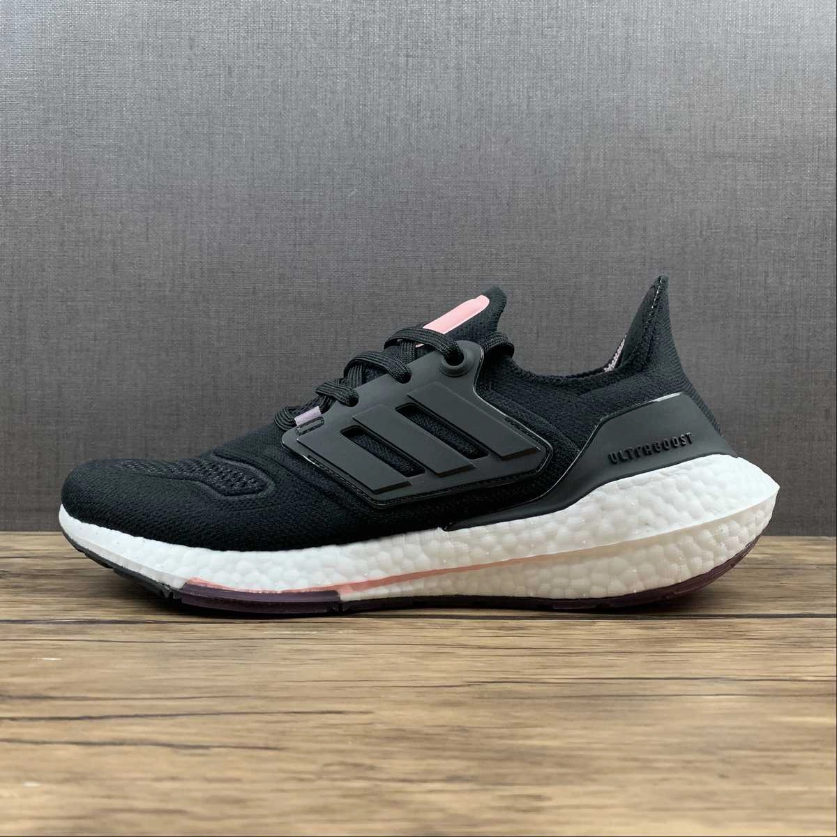 Adidas UltraBoost 22 ??Black Legacy Purple?? Black Black Bounce Back Heel lockdown
