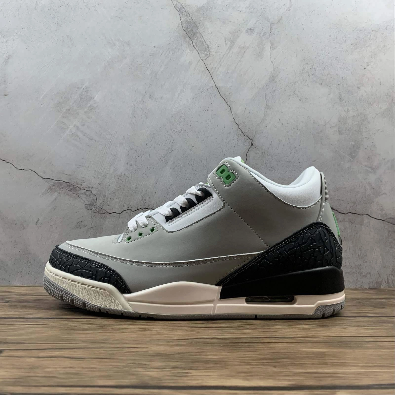 Air Jordan 3 Retro Lt Smoke Grey Chlorophyll 136064-006 Explore Move Stability control
