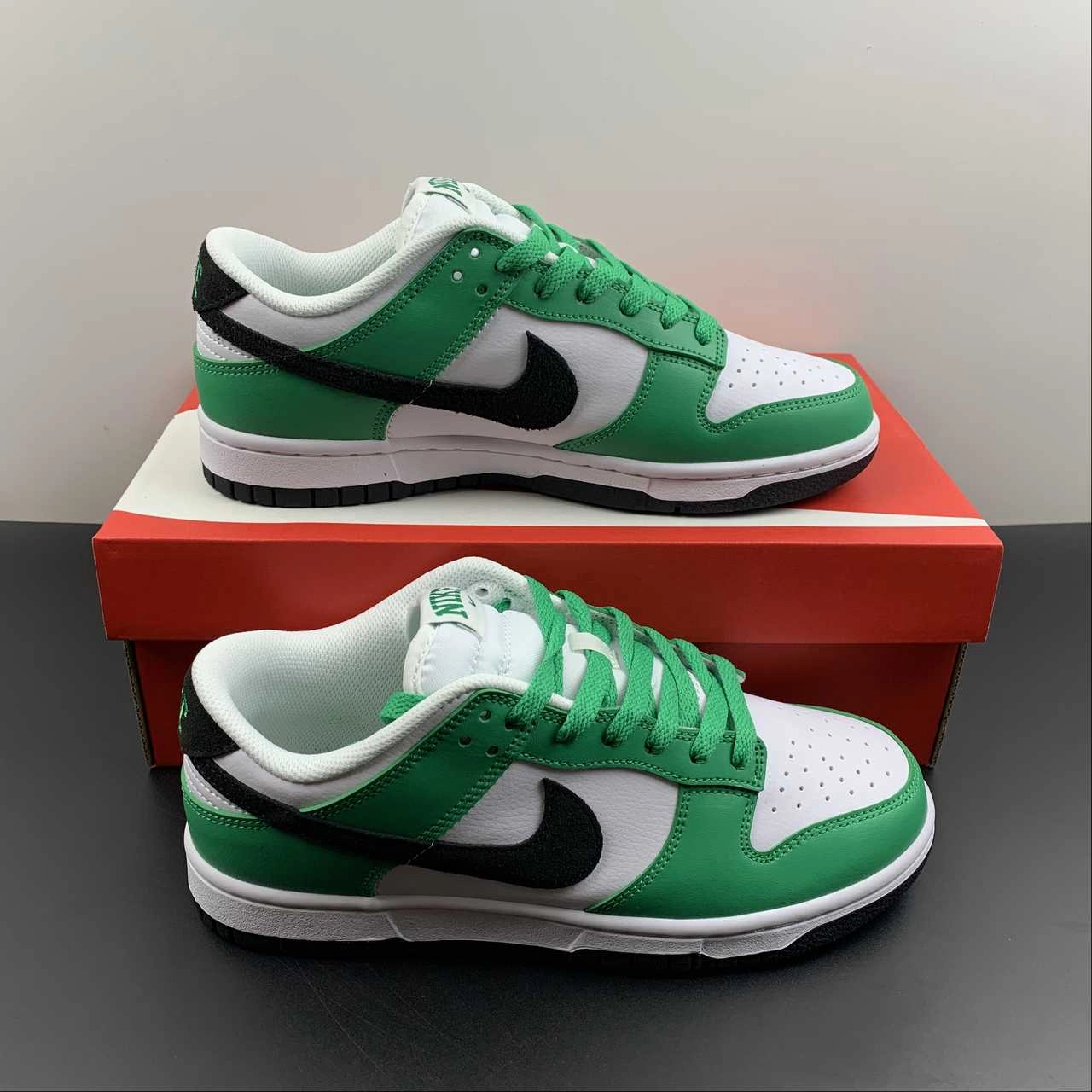 Step Ready SB Dunk Low Celtics White Green Black FN3612-300