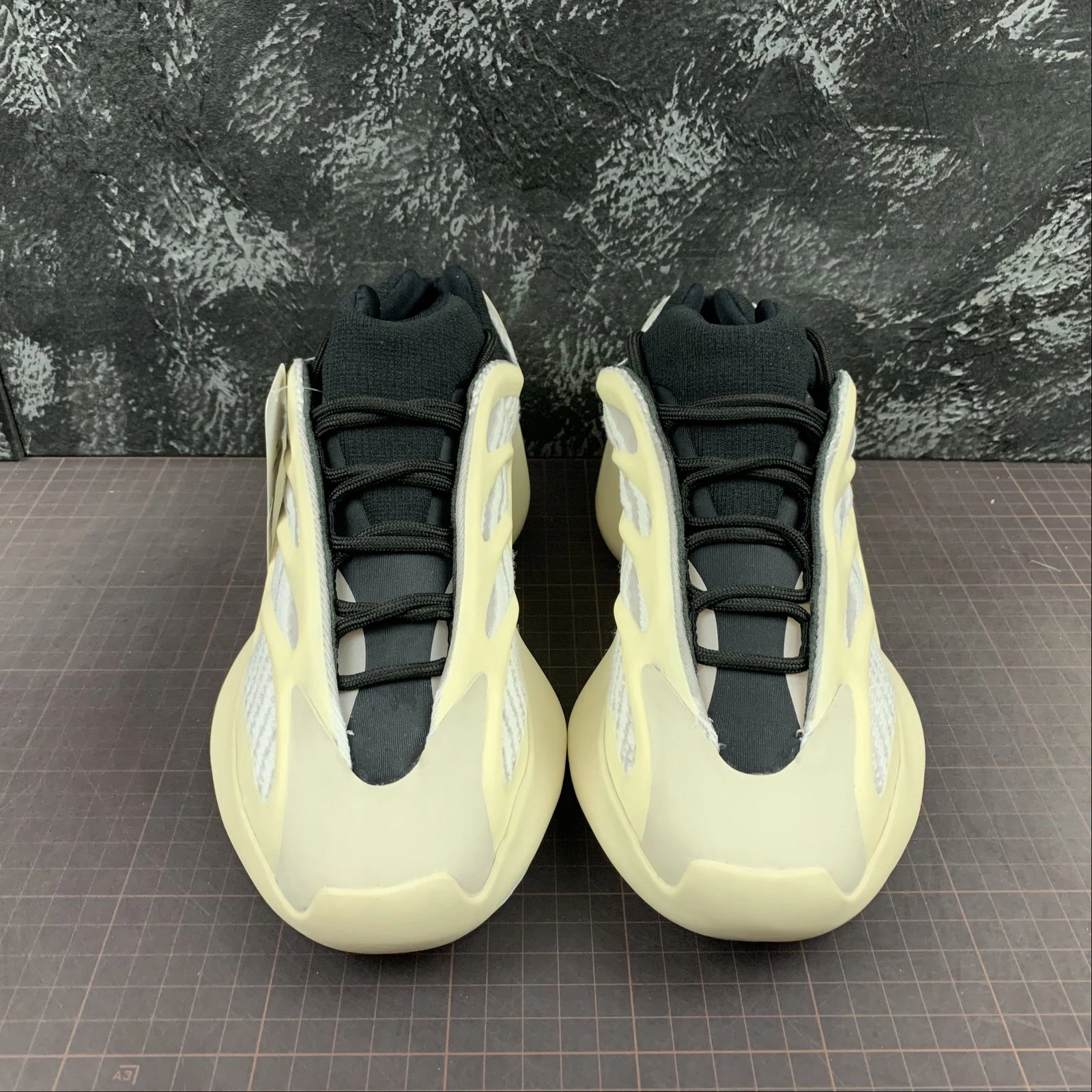 Adidas Yeezy Boost 700 V3 Azael FW4980 Air Cushion budget - friendly multi - purpose shoes