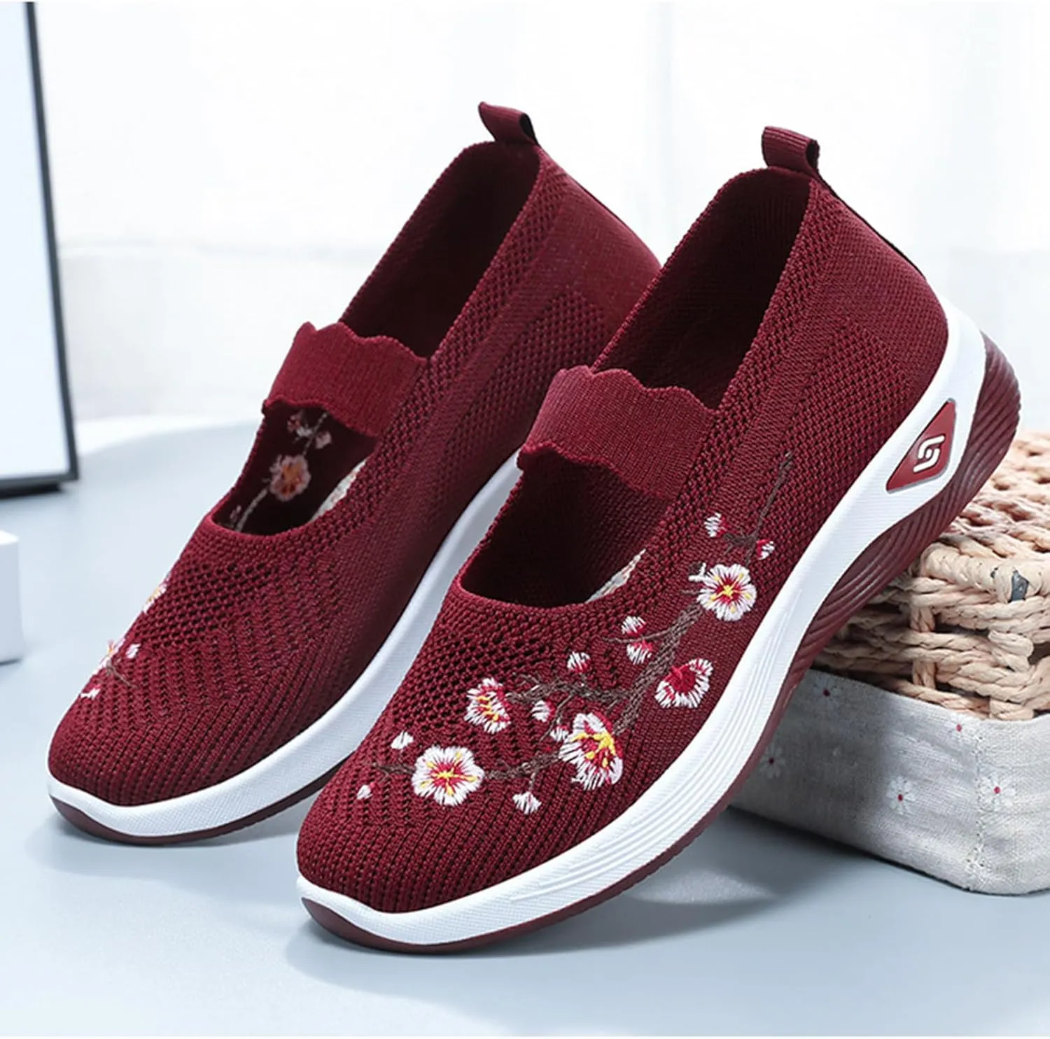 Orthopedic Shoes for Women Fashion Floral Embroidery Walking Shoes Arch Support Mesh Breathable Arch Support Slip-On Light Air Cushion Orthopedic Sneakers Diabetic Shoe
