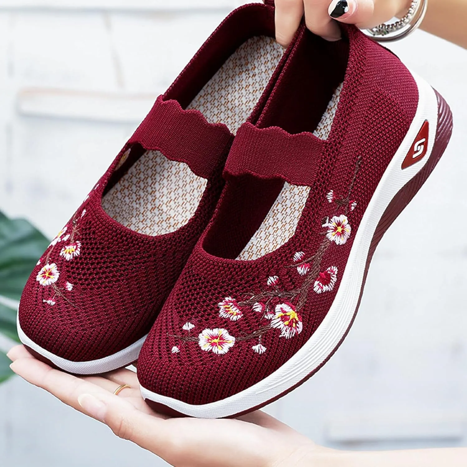 Orthopedic Shoes for Women Fashion Floral Embroidery Walking Shoes Arch Support Mesh Breathable Arch Support Slip-On Light Air Cushion Orthopedic Sneakers Diabetic Shoe