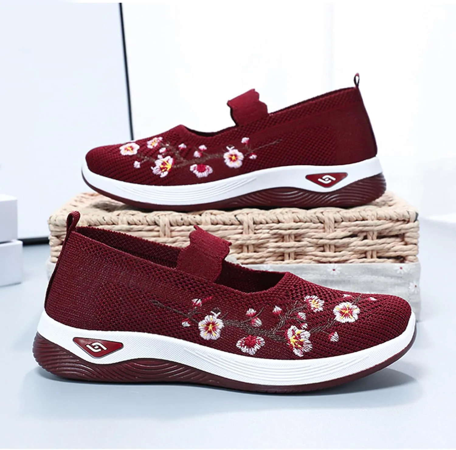 Orthopedic Shoes for Women Fashion Floral Embroidery Walking Shoes Arch Support Mesh Breathable Arch Support Slip-On Light Air Cushion Orthopedic Sneakers Diabetic Shoe