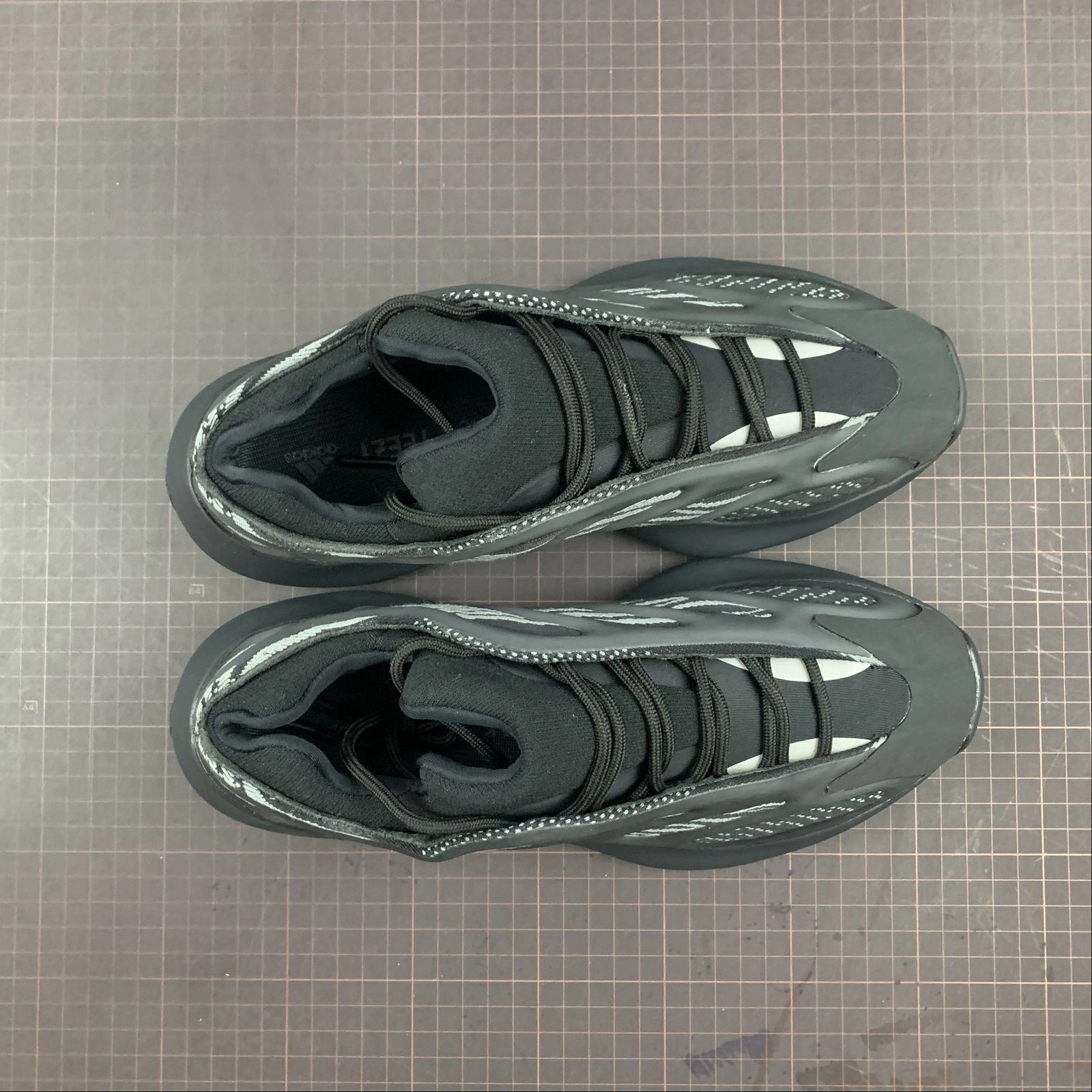 Adidas Yeezy Boost 700 V3 Alvah H67799 Comfortable ankle