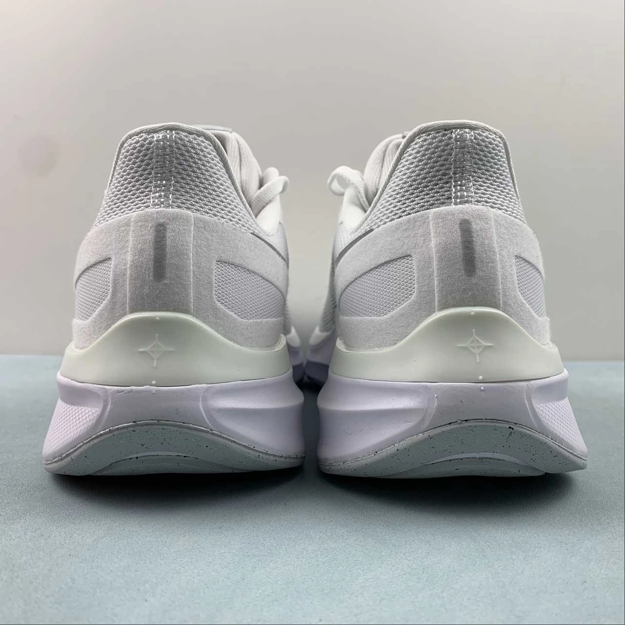 Foot Mapping Air Zoom Structure 25 White Metallic Silver DJ7883-105