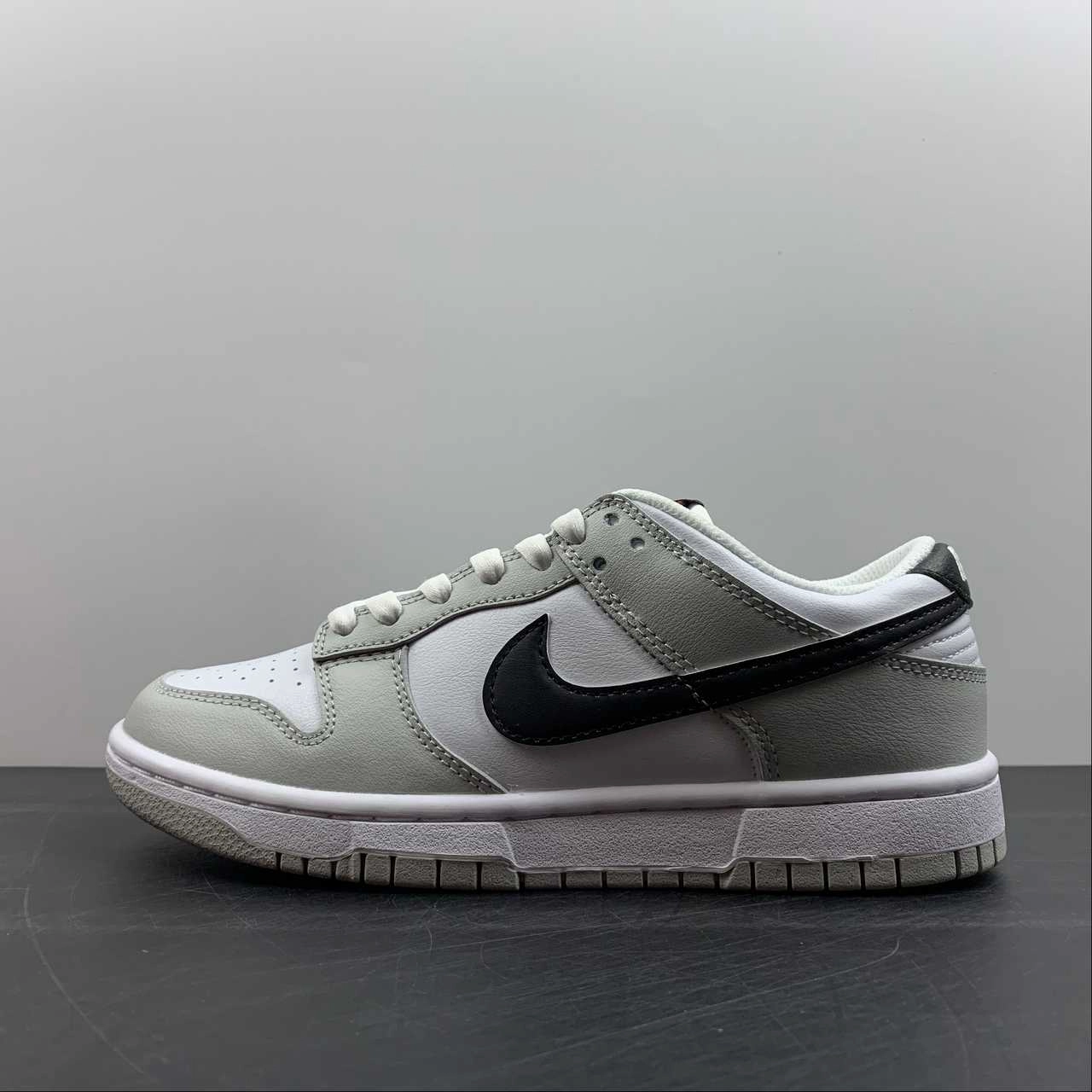 Neutral Stride Supportive touch SB Dunk Low Lottery Pale Ivory Black Malachite Pale Ivory DR9654-001