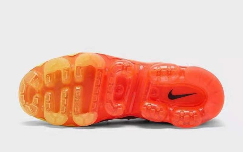 Nike Air Vapormax Plus VM Motion control sleek - look
