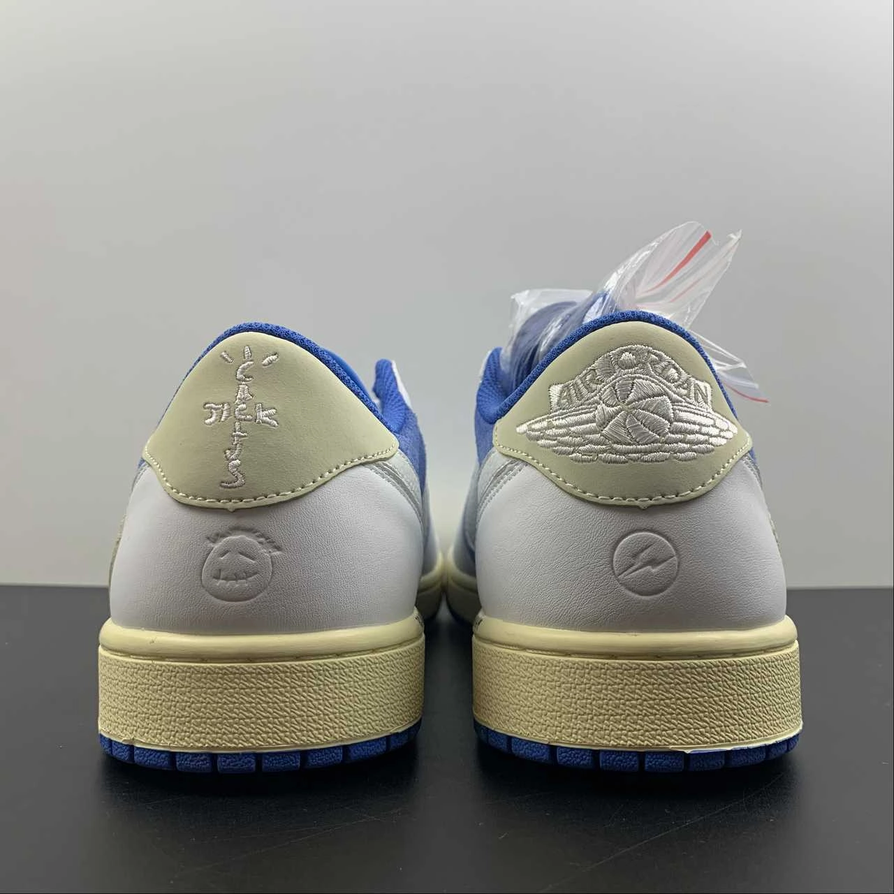 Fragment Design x Travis Scott x Air Jordan 1 Low OG SP White Blue Barb Sail CQ4277-212 Feel Fresh Basic Casual