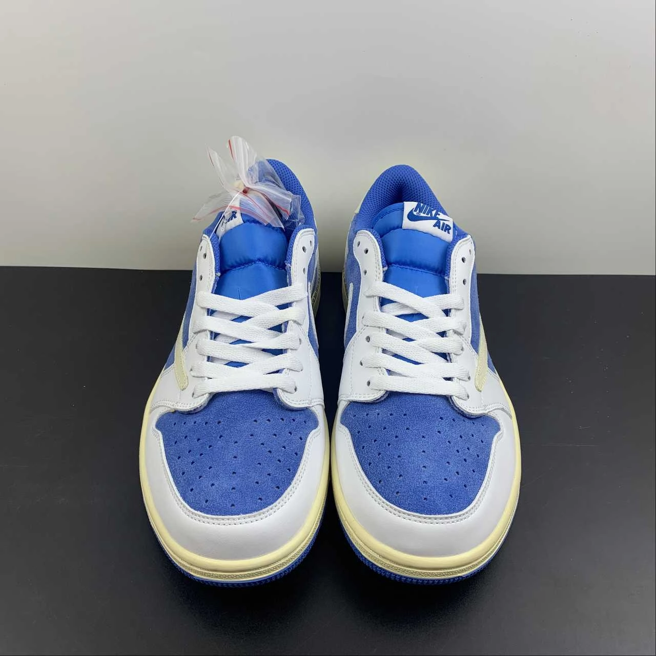 Fragment Design x Travis Scott x Air Jordan 1 Low OG SP White Blue Barb Sail CQ4277-212 Gym Routine