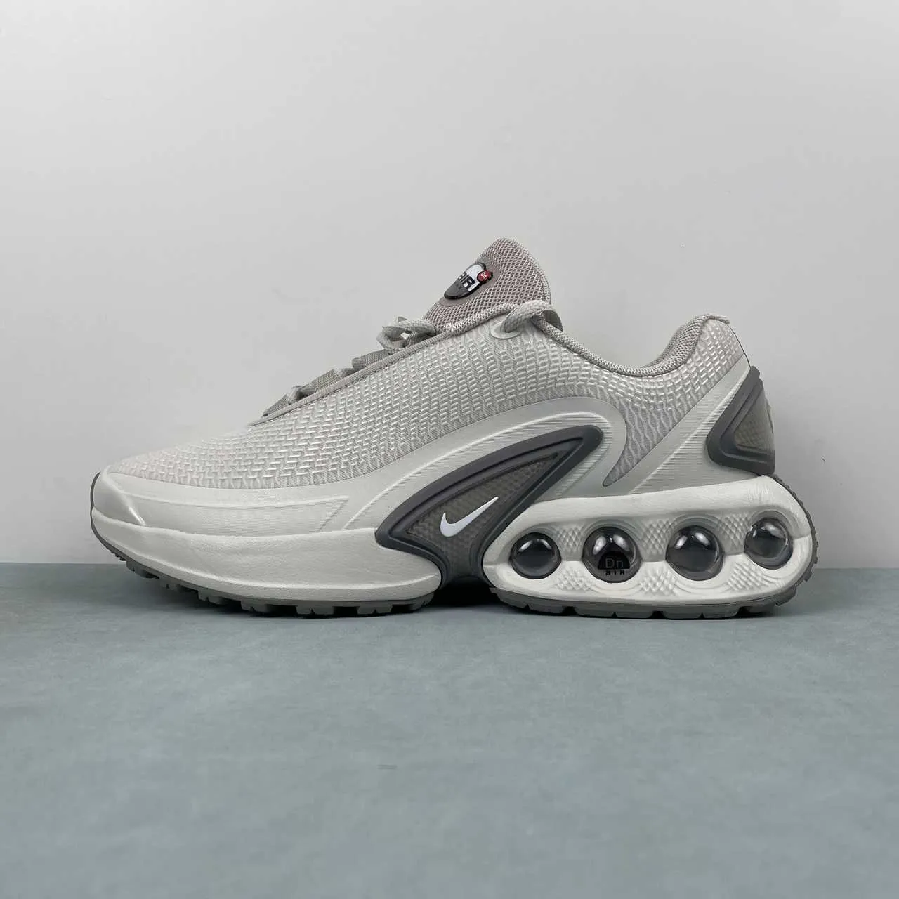 inauguration - themed running option Air Max Dn Lt Iron Ore Black Lt Bone Flat Pewter Lt Bone Black DV3337-009