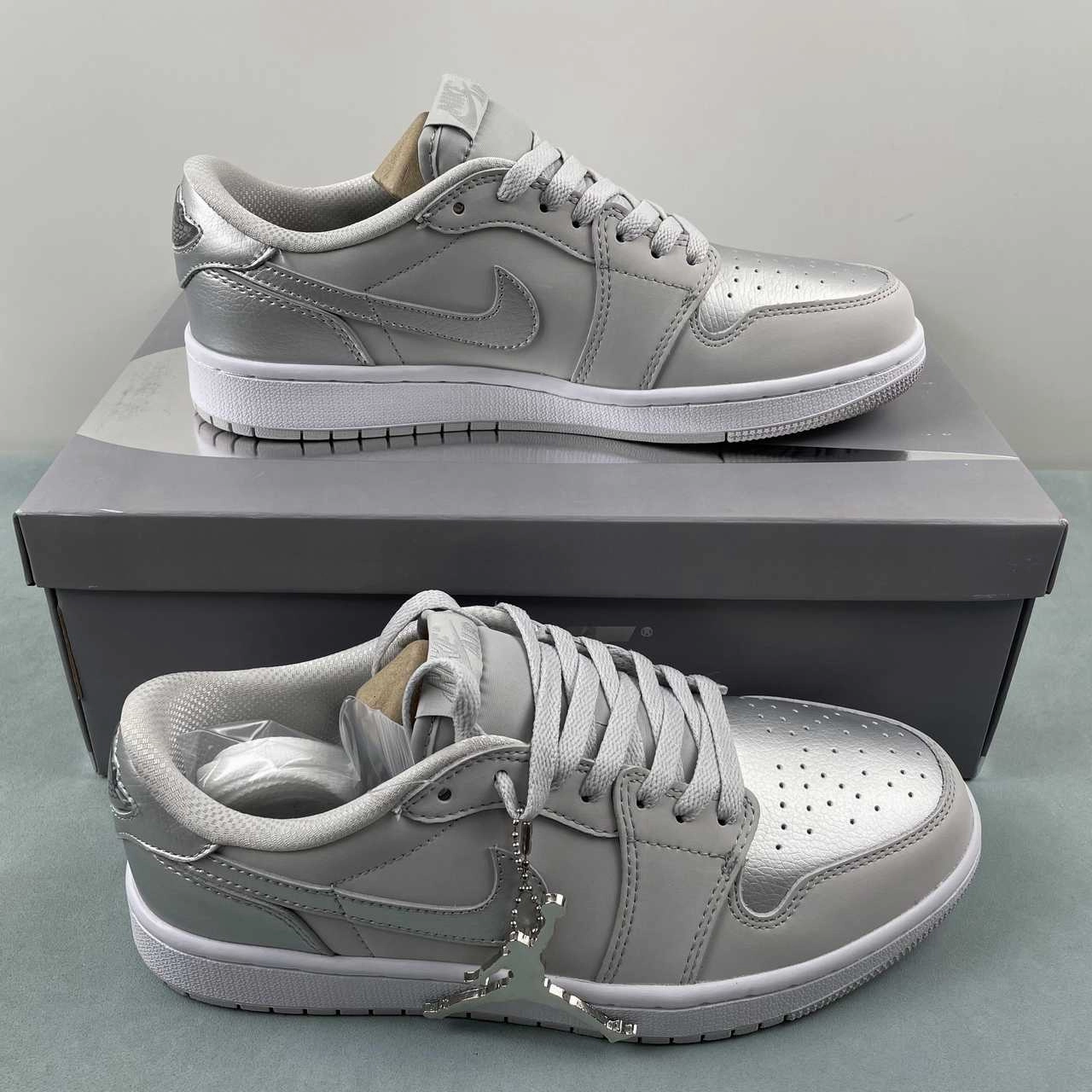 Outfit Boost Air Jordan 1 Low OG Metallic Silver Neutral Grey White CZ0790-002