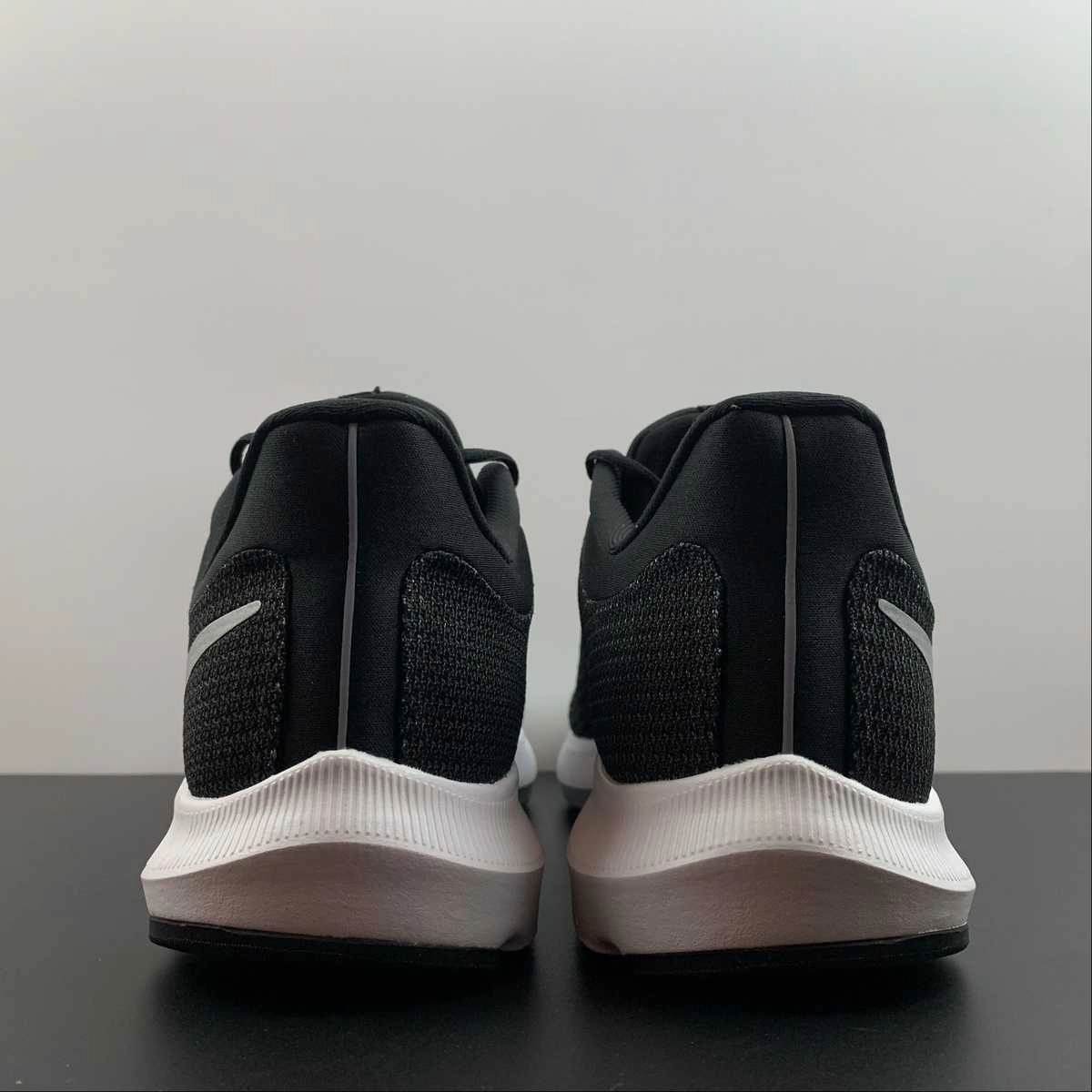 Nonstop Action Nike Quest Black Metallic Silver AA7403-001