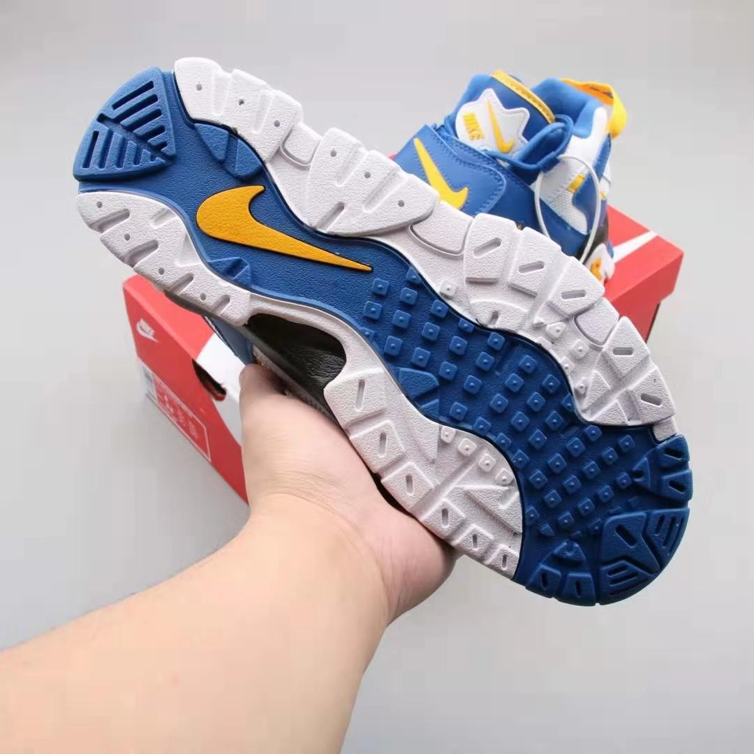 Easy To Clean Air Barrage Mid QS Sky Blue White Black Orange AT7847-100