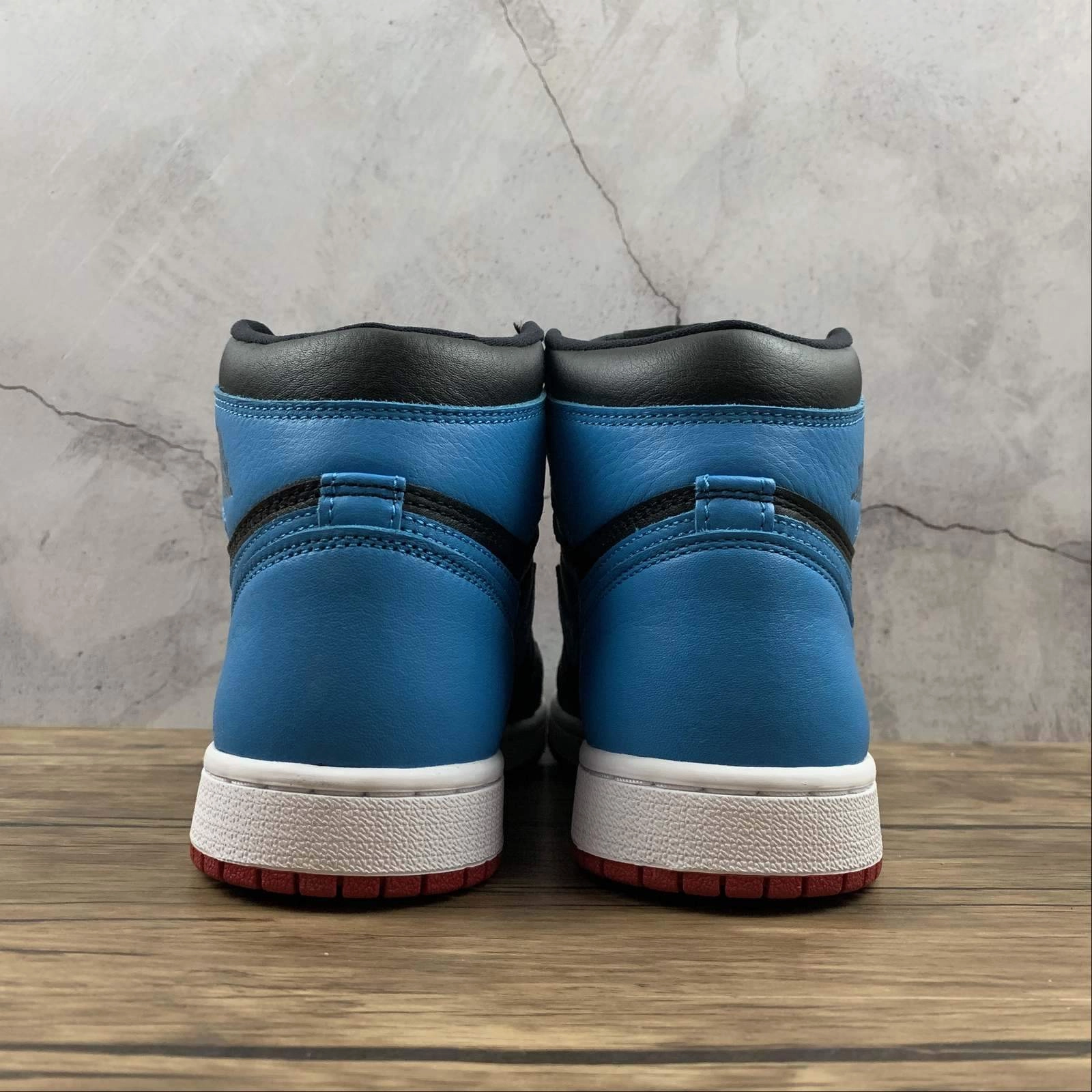 Flow Structure Responsive Footbed Air Jordan 1 Retro High OG UNC TO CHICAGO CD0461-046