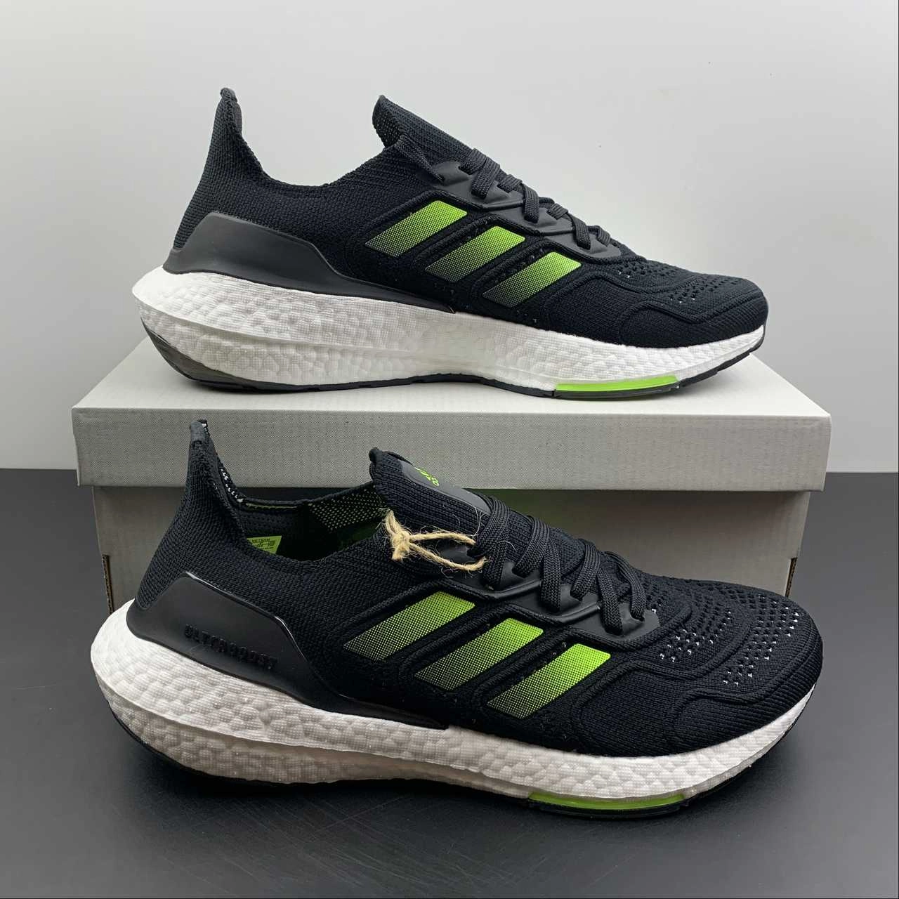 Adidas UltraBoost 22 Black Gradient Green Foam Midsole