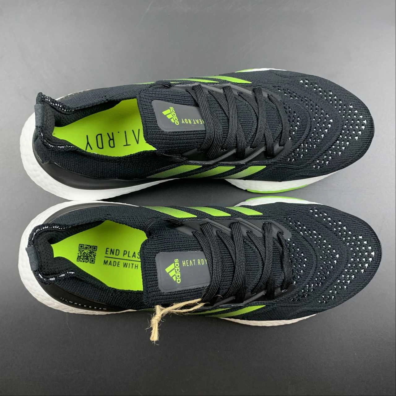 Dynamic Lateral Support Adidas UltraBoost 22 Black Gradient Green