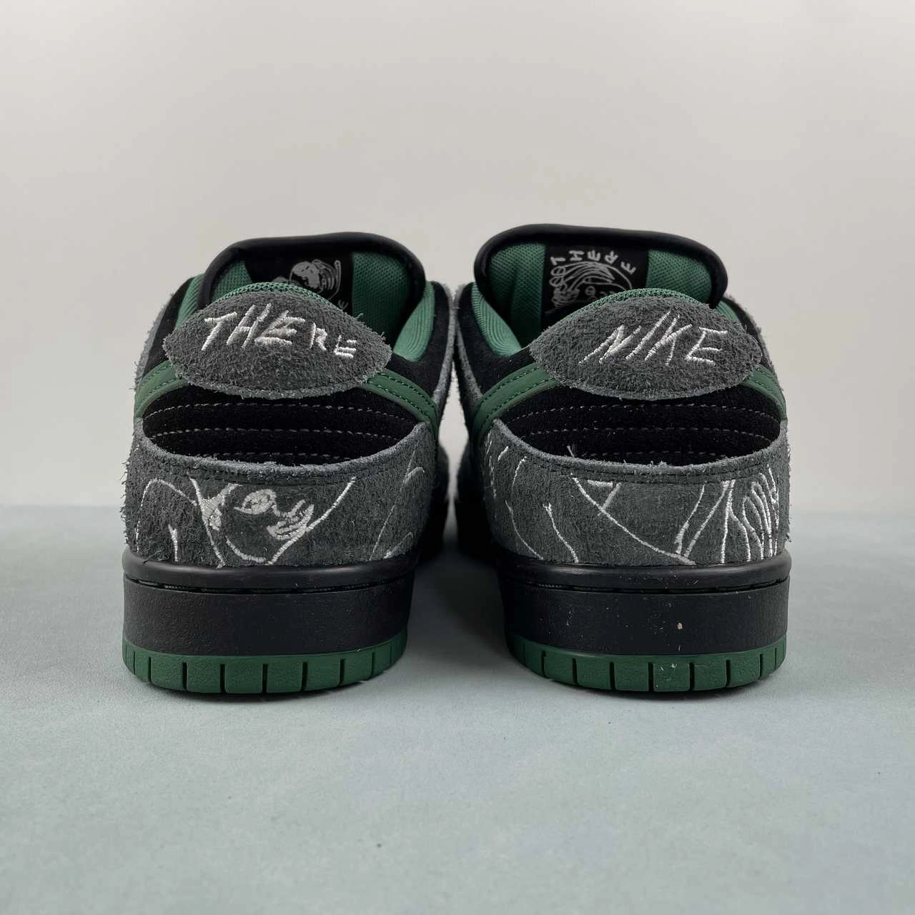 There Skateboards x SB Dunk Low Black Gorge Green White HF7743-001 Unidirectional Airflow Vents