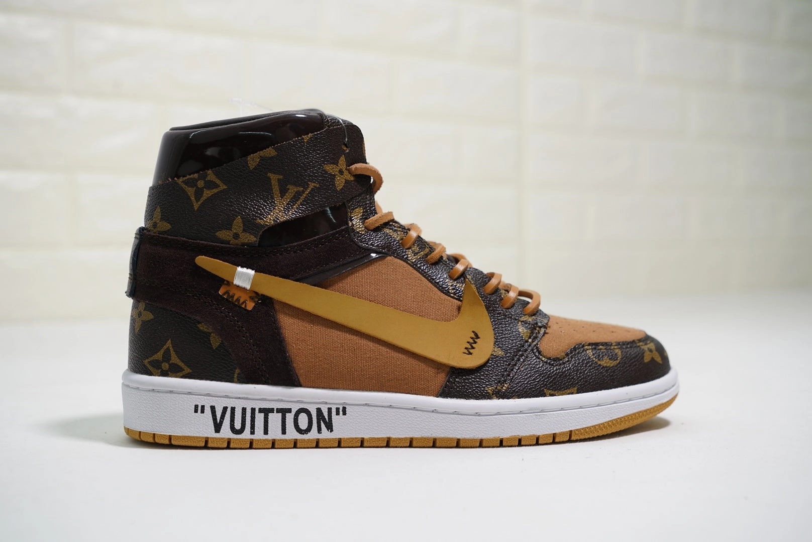 Stylish Look Basketball sneakers Air Jordan 1 High OG NRG OW Louis Vuitton Coffee Bronw AO0818-158