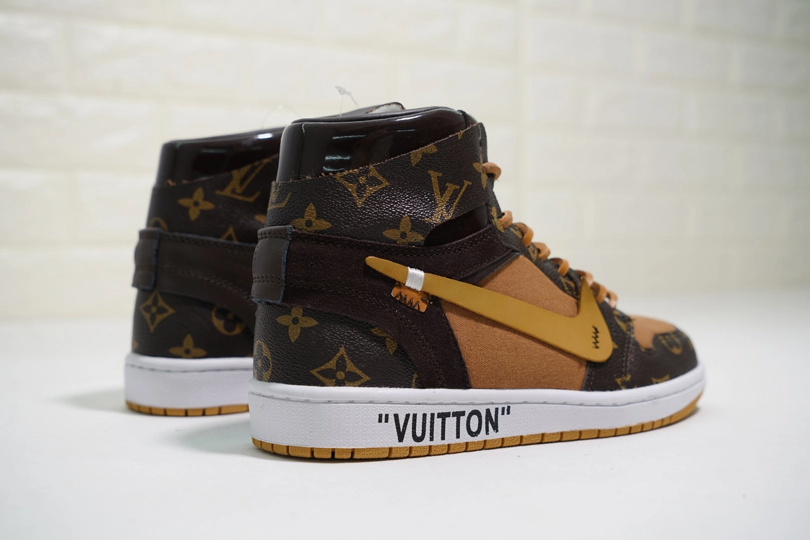 Sneaker Fit Air Jordan 1 High OG NRG OW Louis Vuitton Coffee Bronw AO0818-158