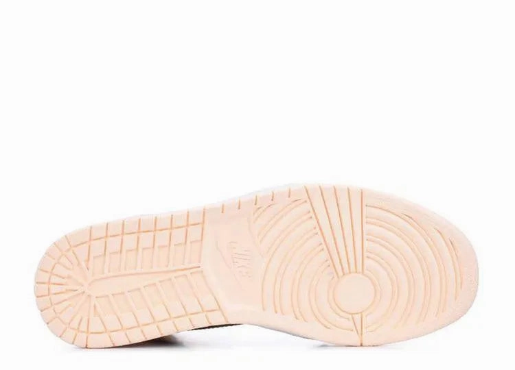 Comfort toe Air Jordan 1 High Crimson Tint
