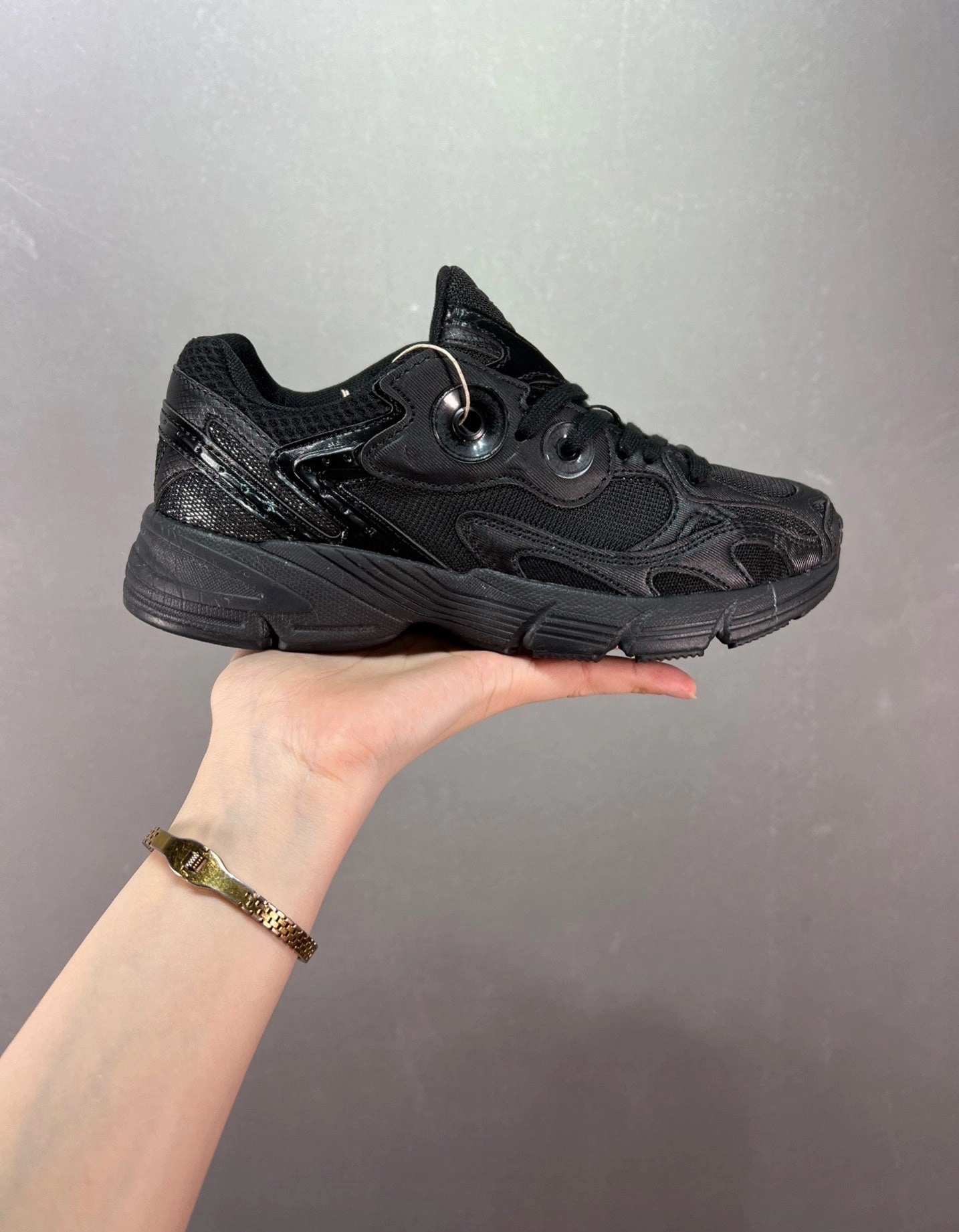 Durable Sole cold - resistant - design shoes Adidas Astir Black GZ4341