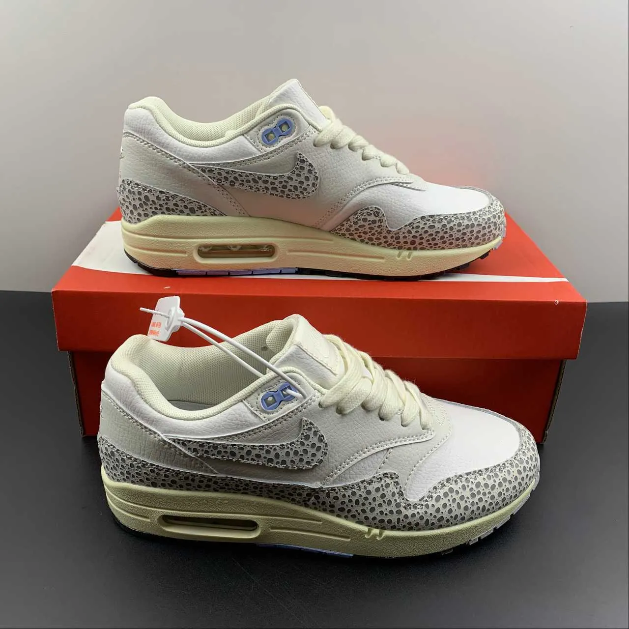 Flexibility Air Max 1 Safari Summit White Phantom FB5059-100