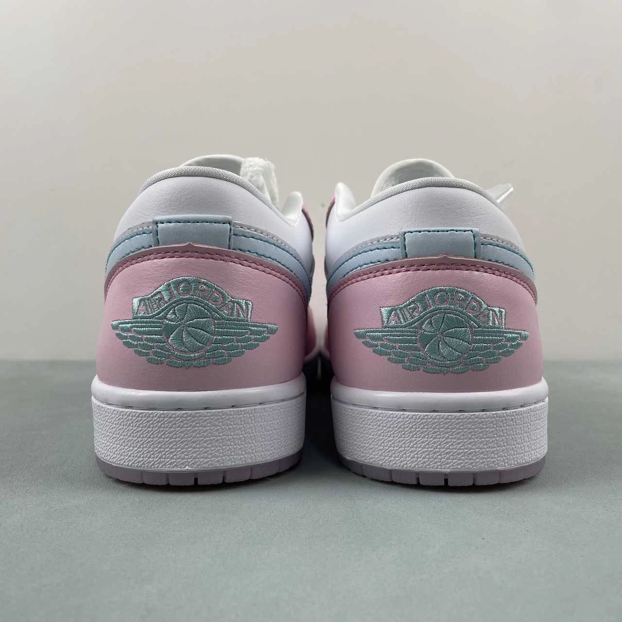 SyntheticLeather Structured Fit Air Jordan 1 Low SE Paw Print Pink Foam HM3706-141