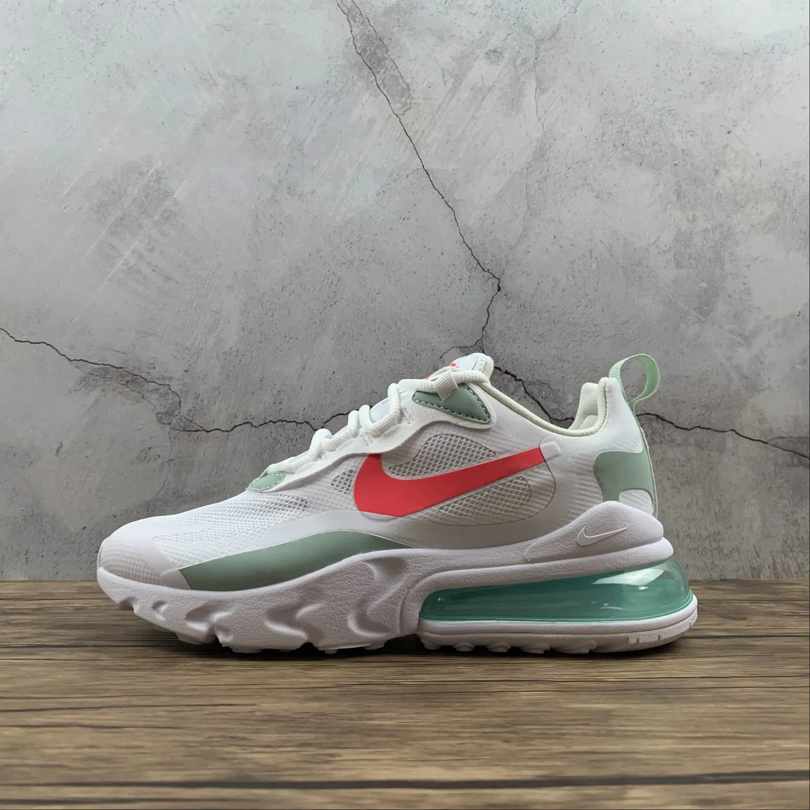 Amateur athlete uneven - terrain running shoes Air Max 270 React White Laser Crimson CV3025-100