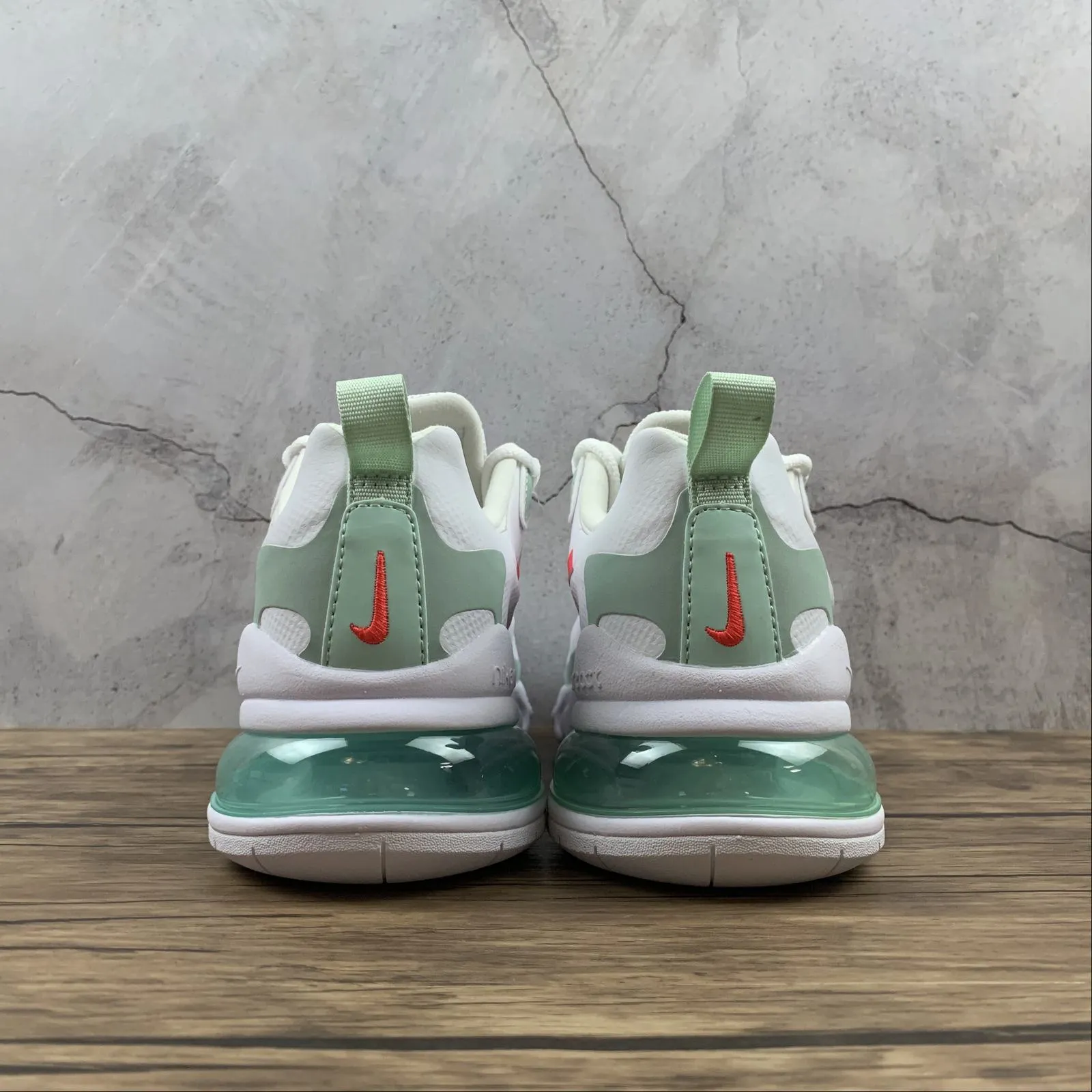 Water shoes Air Max 270 React White Laser Crimson CV3025-100