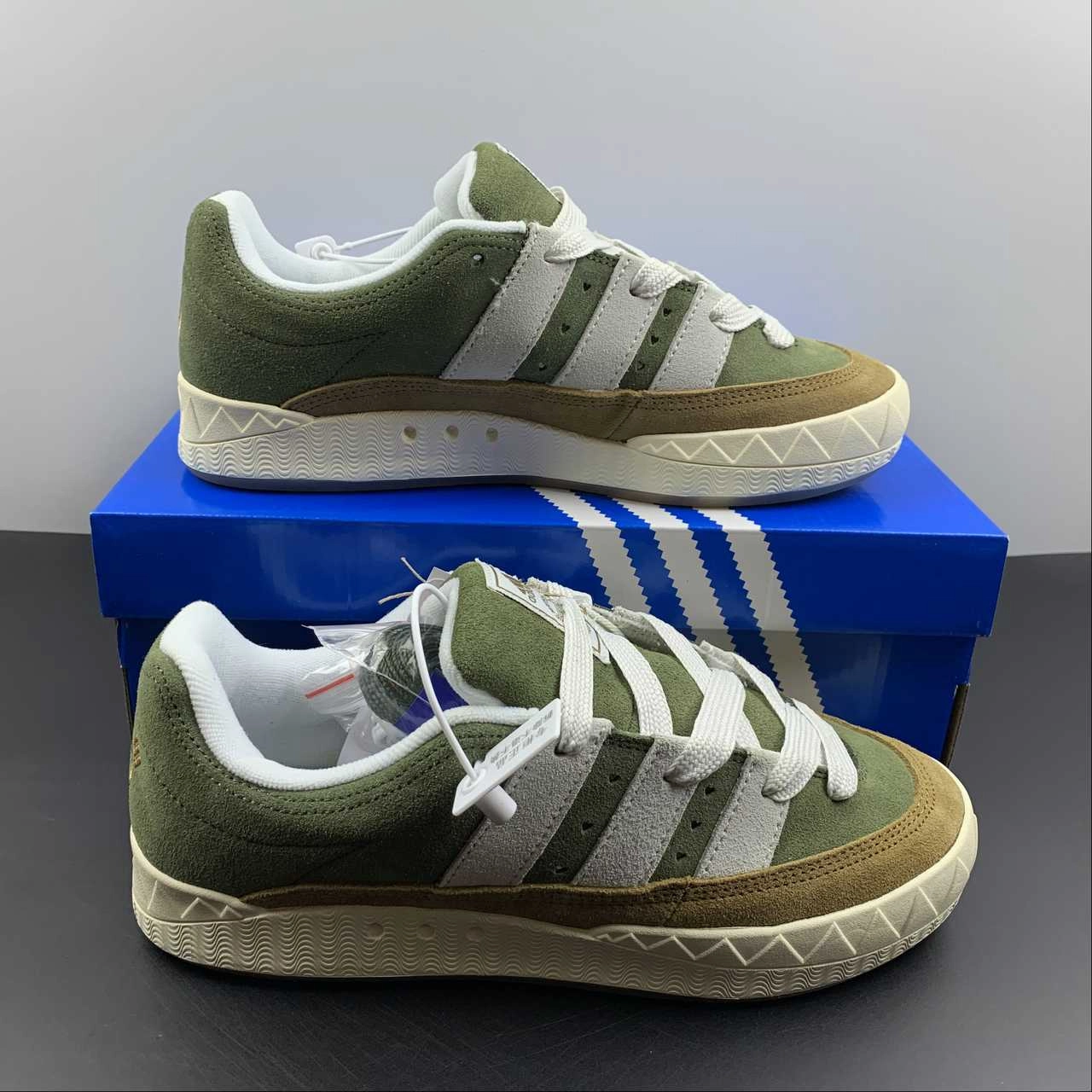 Adidas Adimatic HM Green Brown HP9914 running with a reflector