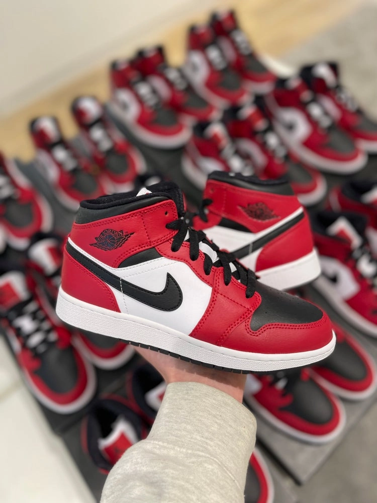 ShockDispersion All-around cushioning JORDAN 1 MID 'CHICAGO BLACK'