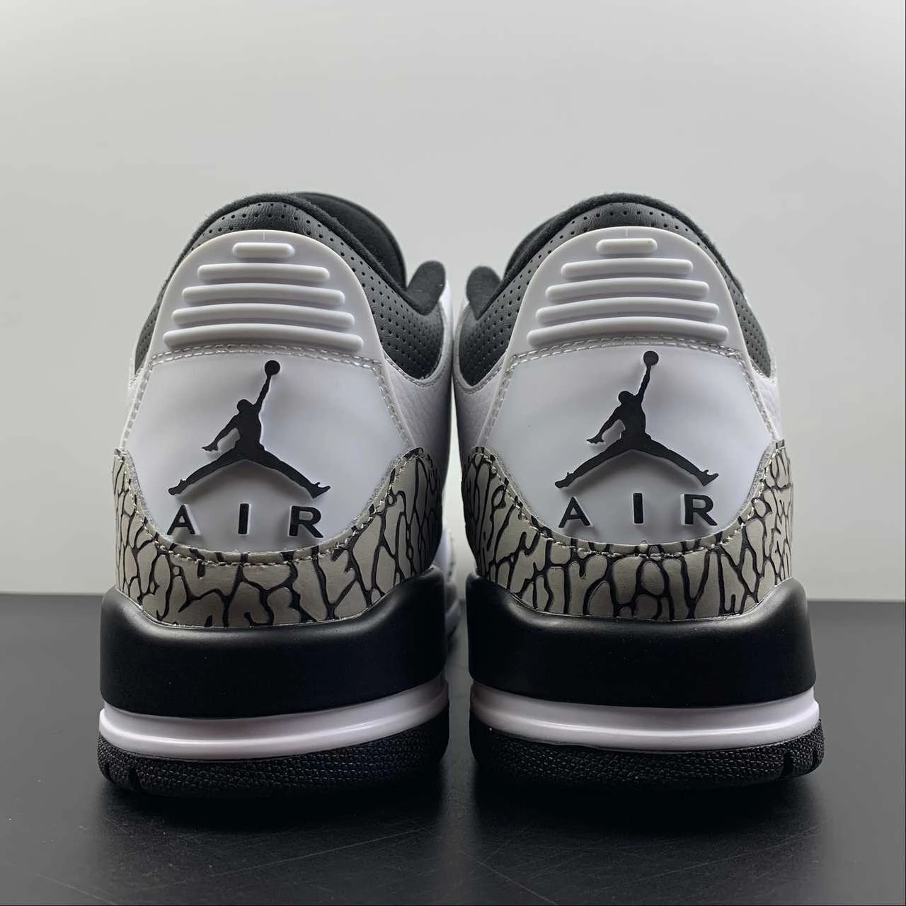 Air Jordan 3 Retro Infrared 23 White Black Cement Red  136064-123 Soft Focus Galaxy Jog