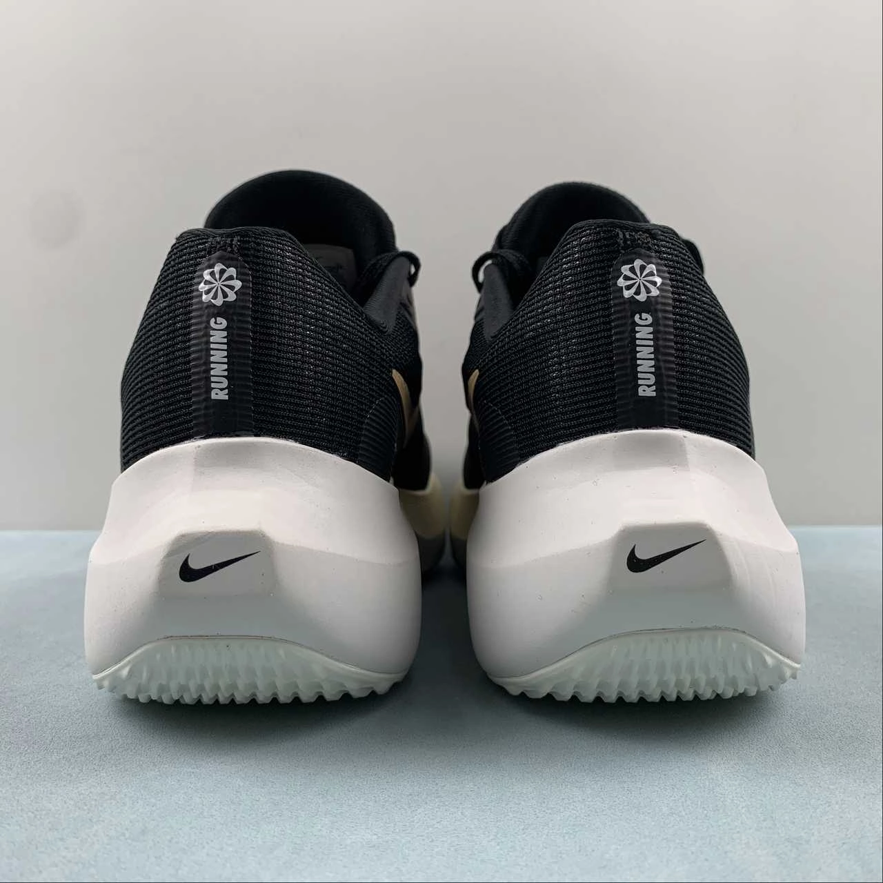 Zoom Fly 5 Black Sail Gold DM8968-002 Injury recovery