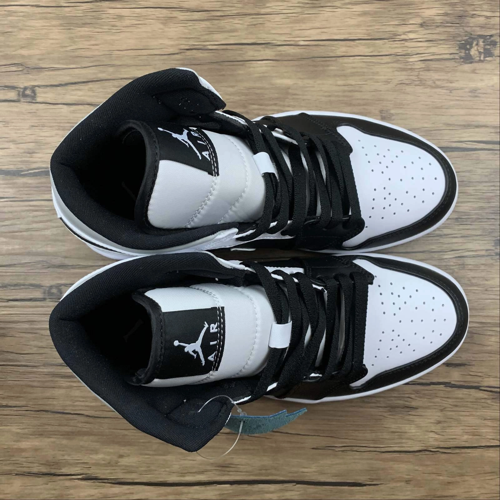 Air Jordan 1 Mid Black White-LT Smoke Grey Thermal Regulating Liner Upgraded wear