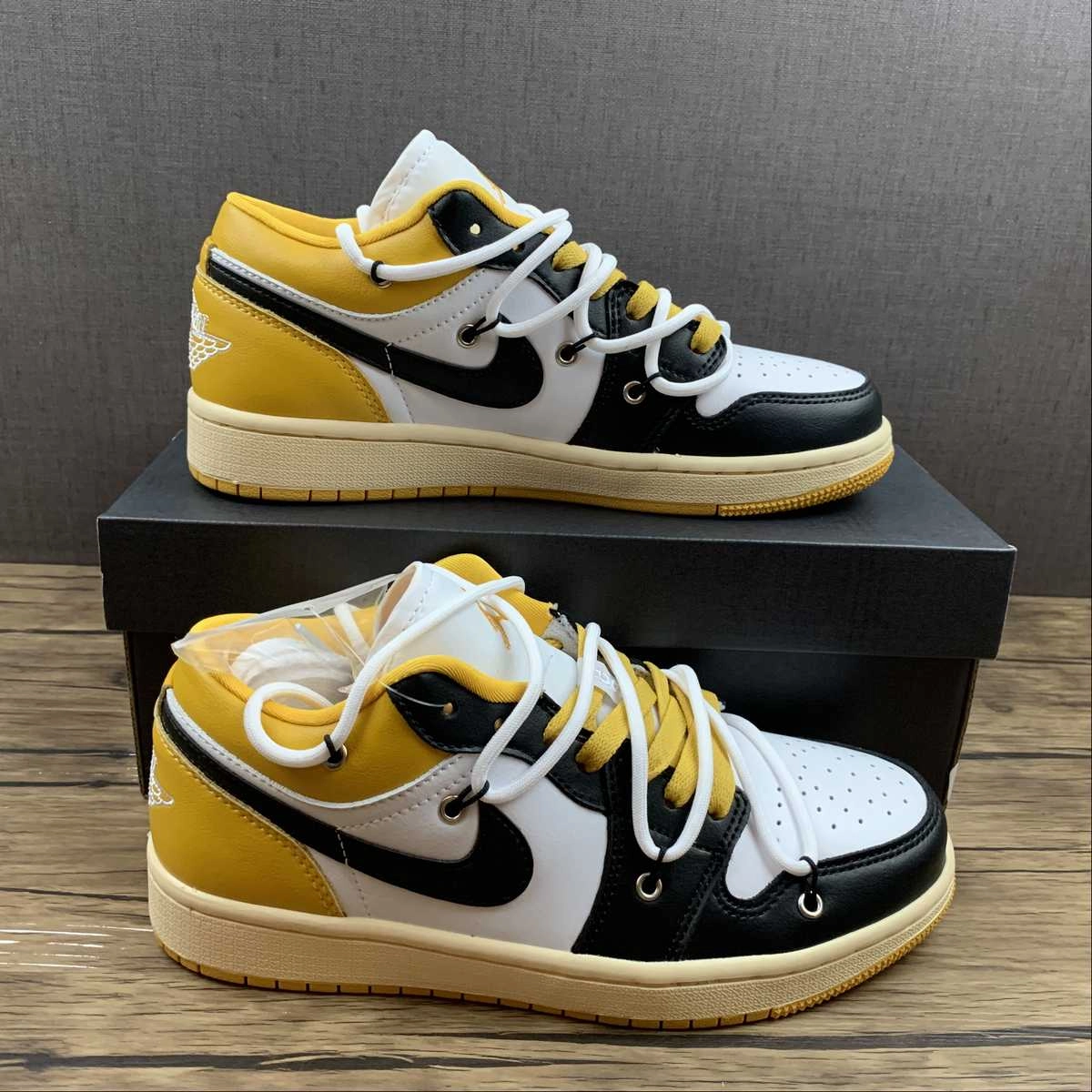 Classic Power Air Jordan 1 Low White Pollen 553560-171