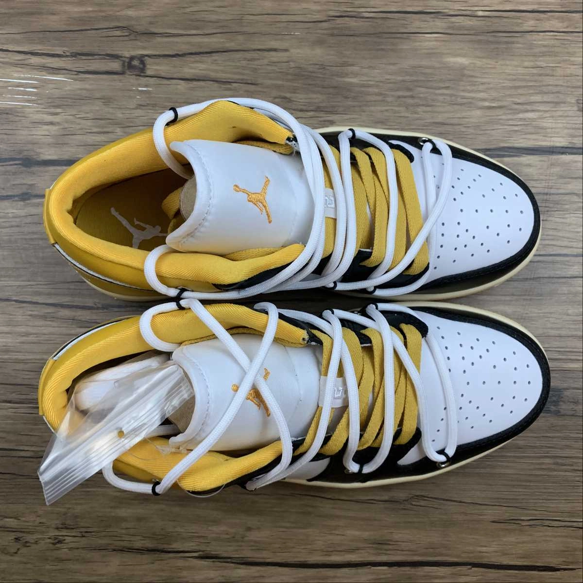 Air Jordan 1 Low White Pollen 553560-171 Weekend Style