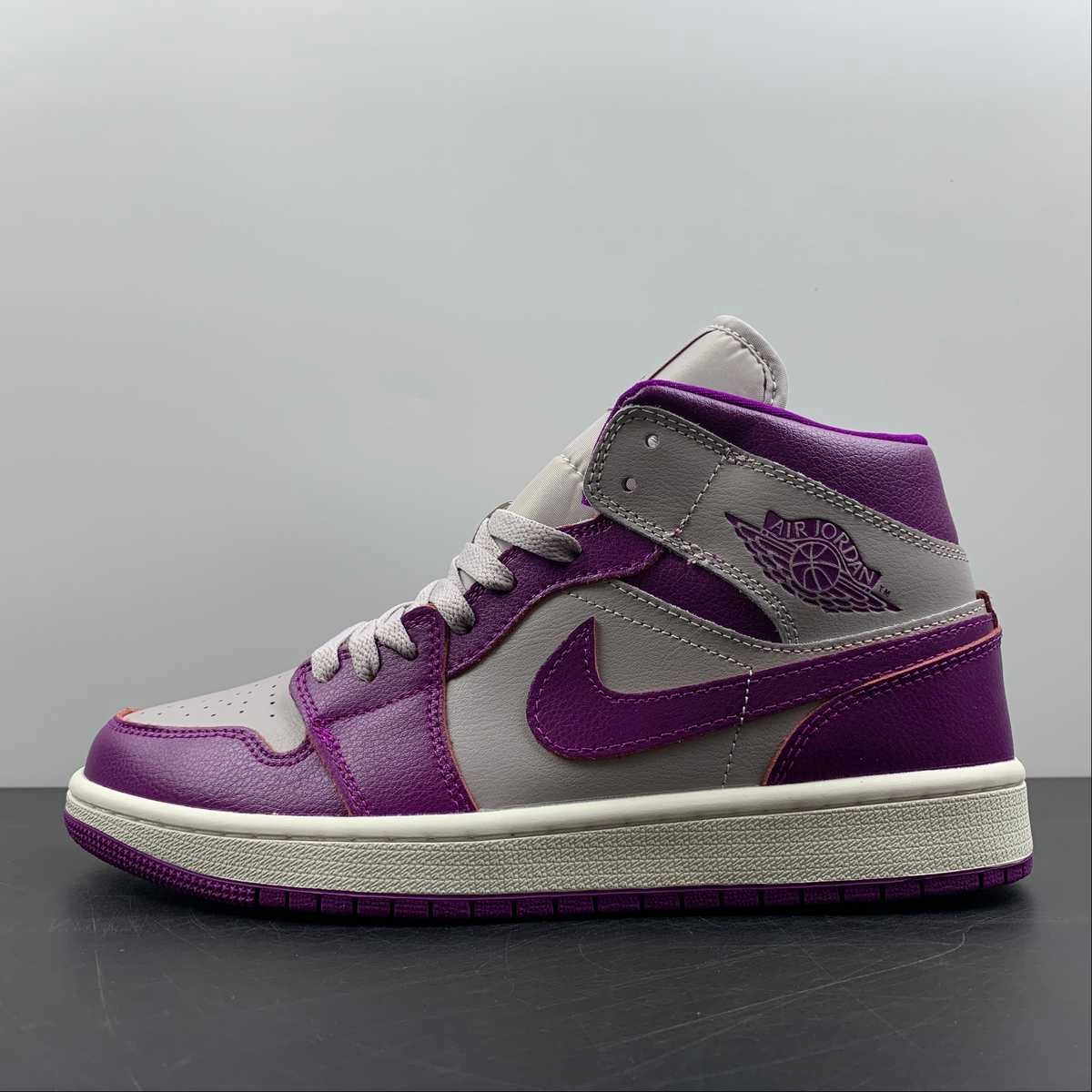 Good resilience Lightweight Knit Fabric Air Jordan 1 Mid Amethyst Ash Red Plum-Sail