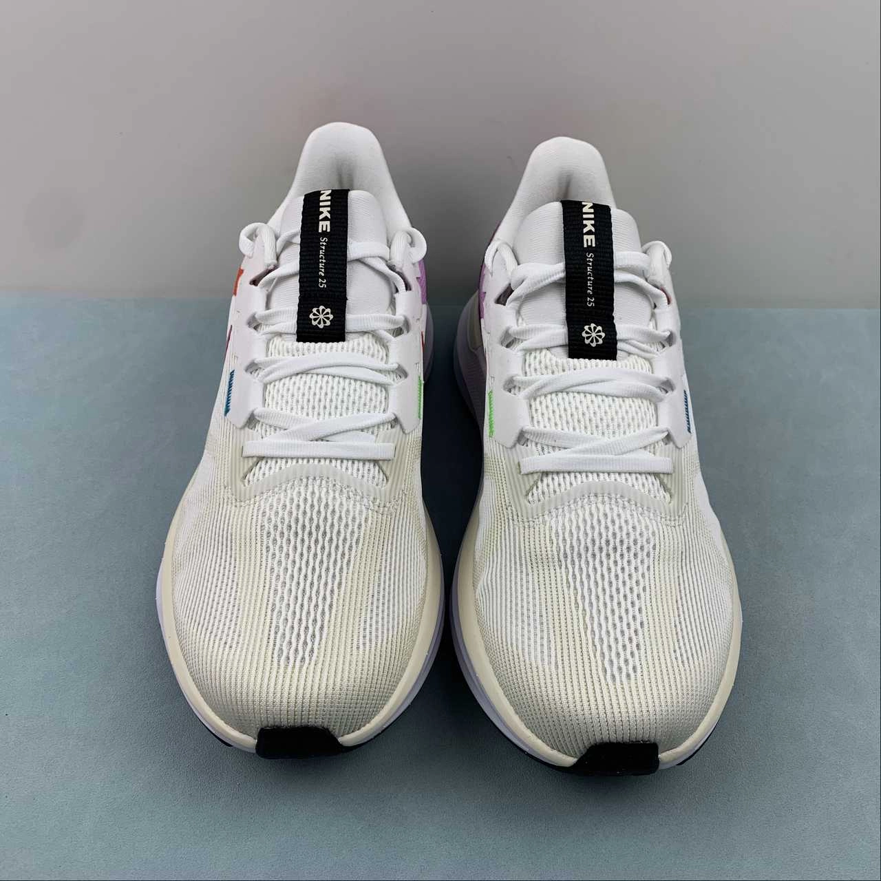 Air Zoom Structure 25 SE Spicy White Red Green Strike FV4867-100 Flexible enough for stretching and plyometric drills