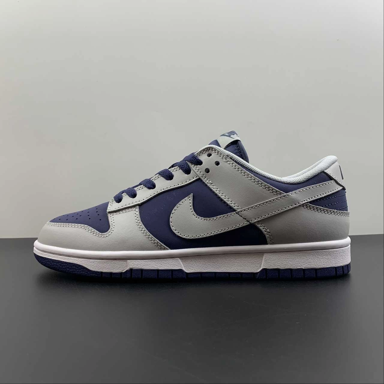 ComfortableInsole Flat Knit Texture SB Dunk Low Atmos OG Twilight Blue Medium Grey 630358-401