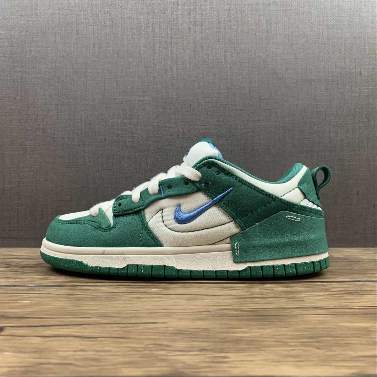 SB Dunk Low Disrupt 2 Phantom University Blue Malachite DH4402-001 Outdoor Use