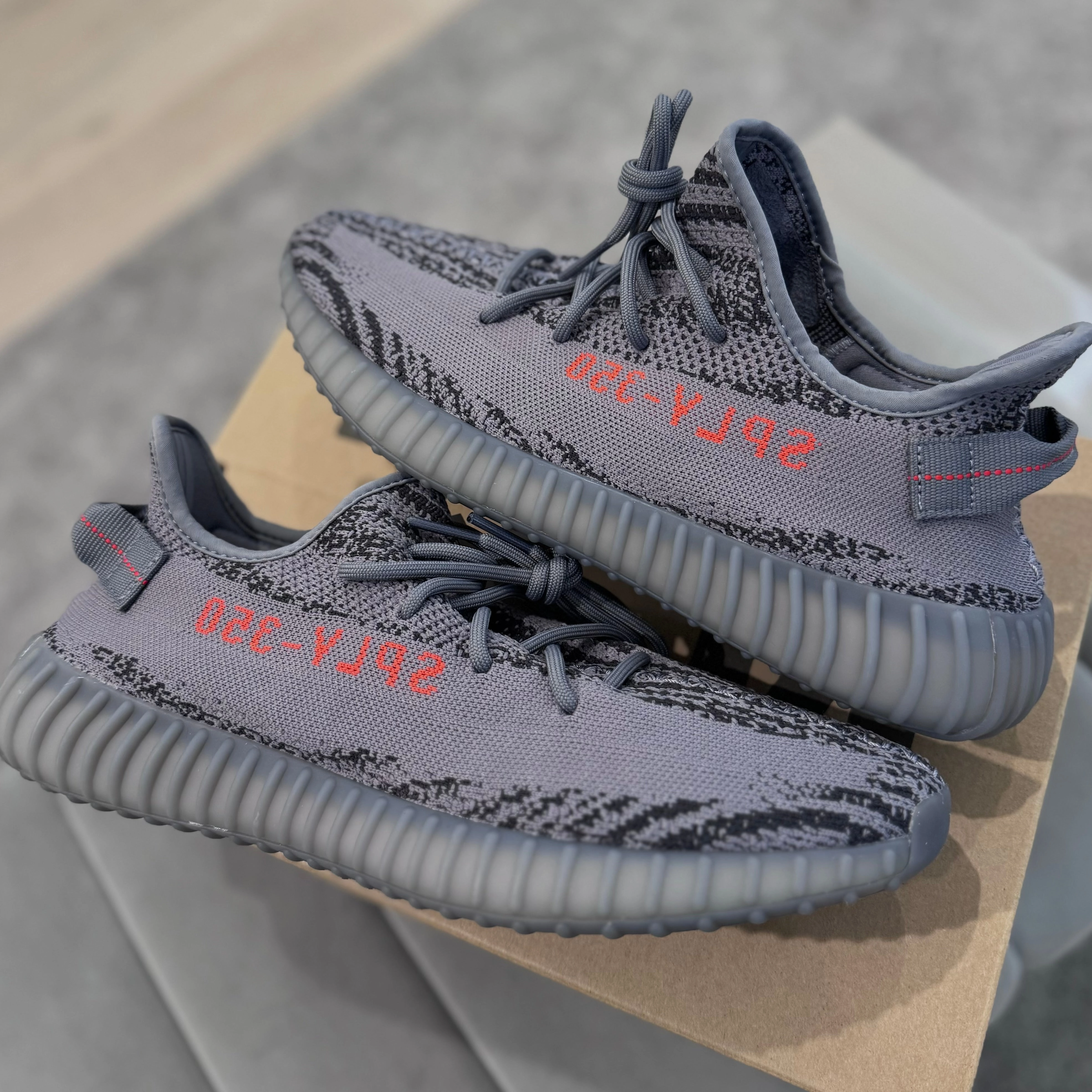 YEEZY 350 V2 'BELUGA 2.0' youth trend Relax Movement