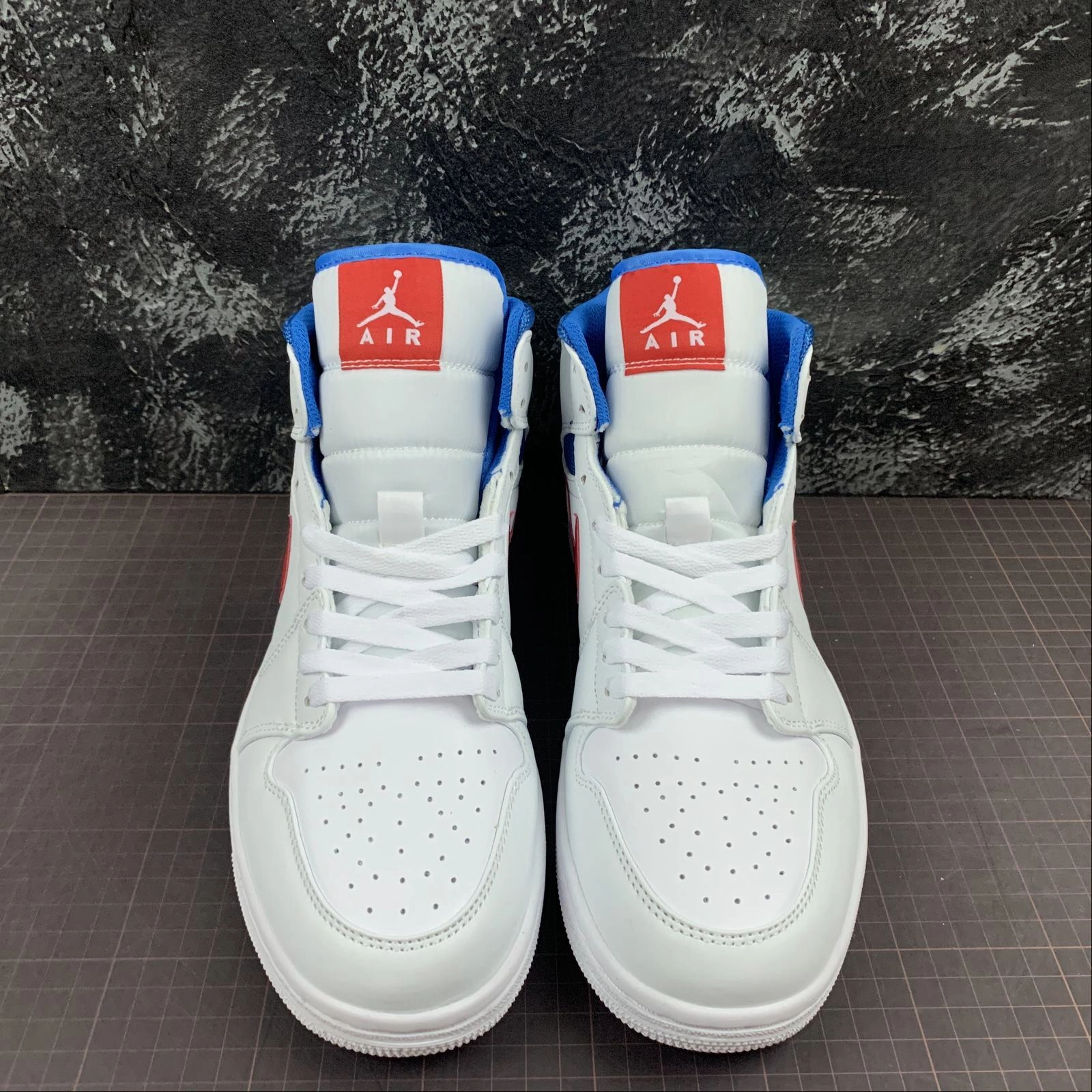 Odor Resistant Technology Air Jordan 1 Mid React 554724-116