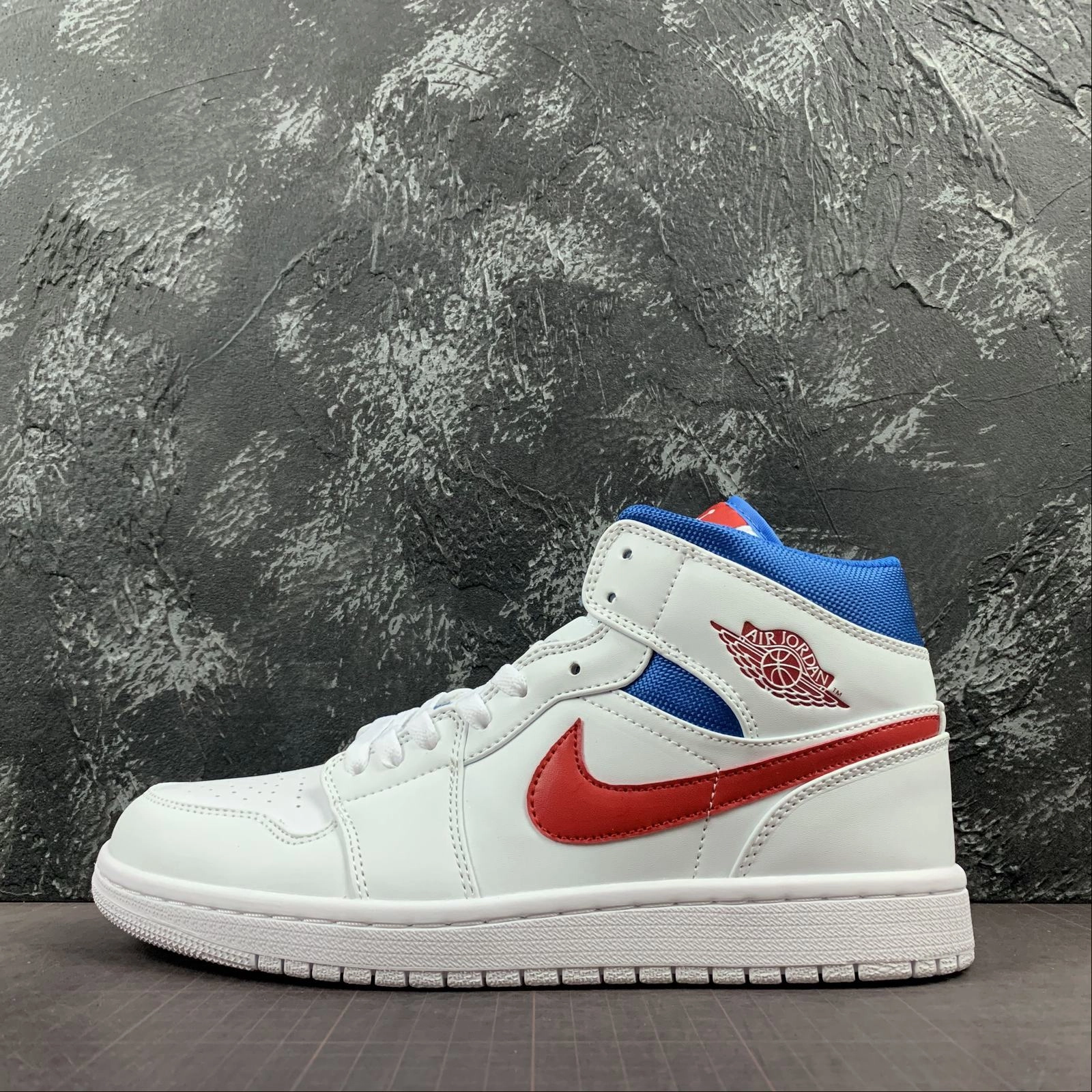 Upgraded wear Air Jordan 1 Mid React 554724-116
