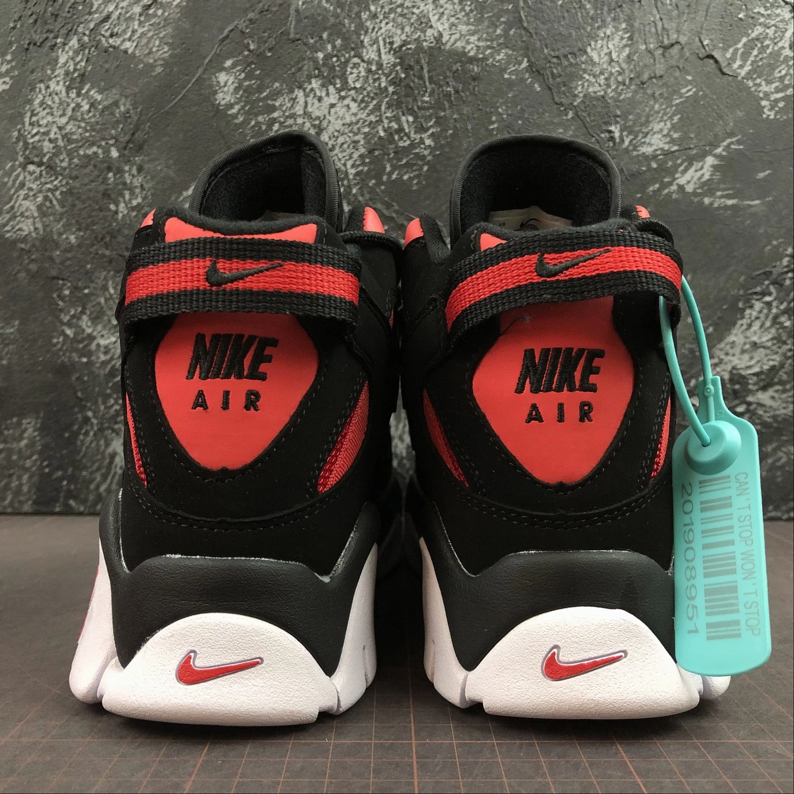 Air Barrage Mid QS University Red Black White CD9329-006 travelers' shoes competitive shoes