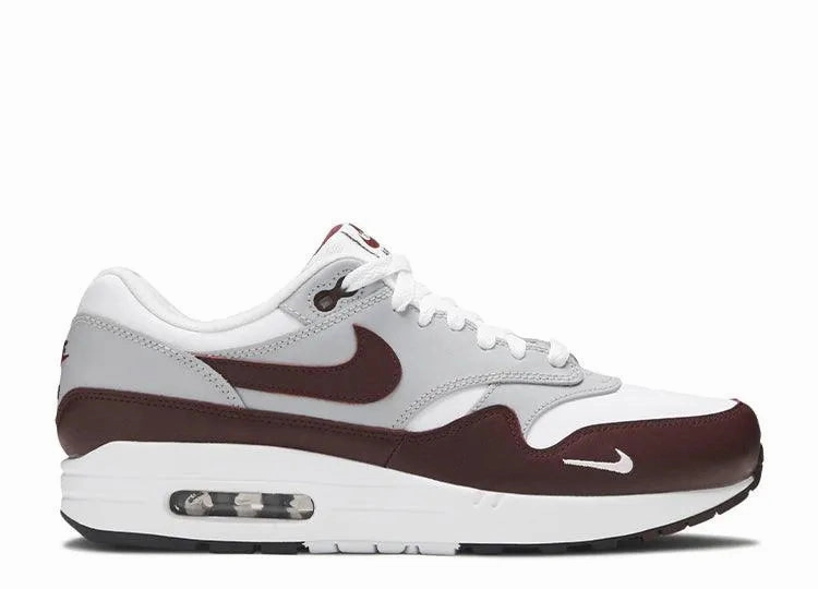 running for balance shoes Nike Air Max 1 Mystic Dates