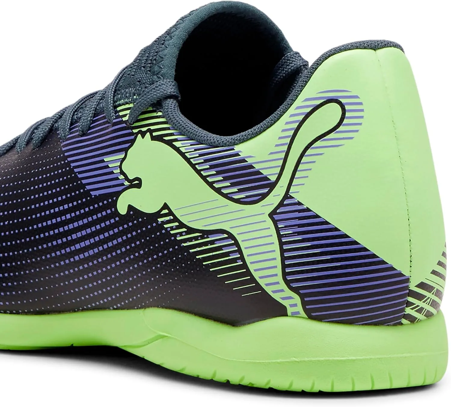 PUMA Men's Future 7 Play Indoor Trainer Soccer Shoes Sneaker