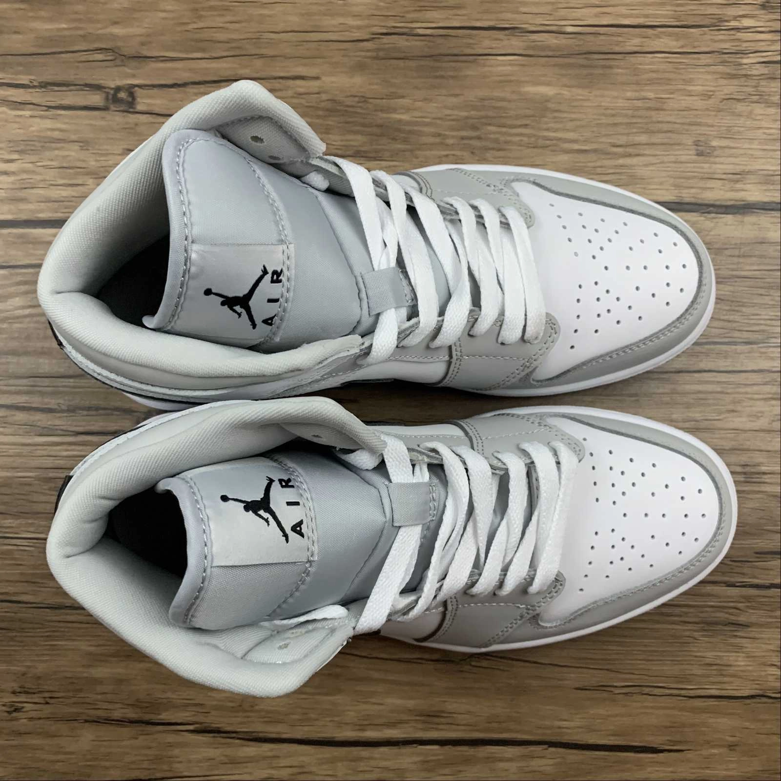 Air Jordan 1 Mid Grey Fog Black-White BQ6472-015 Trend-setting ease