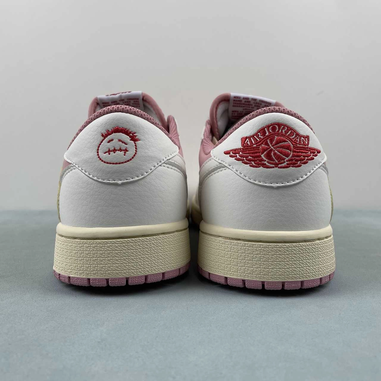 Fast Steps Travis Scott x Air Jordan 1 Low OG Pink Beige Red DM7866-600