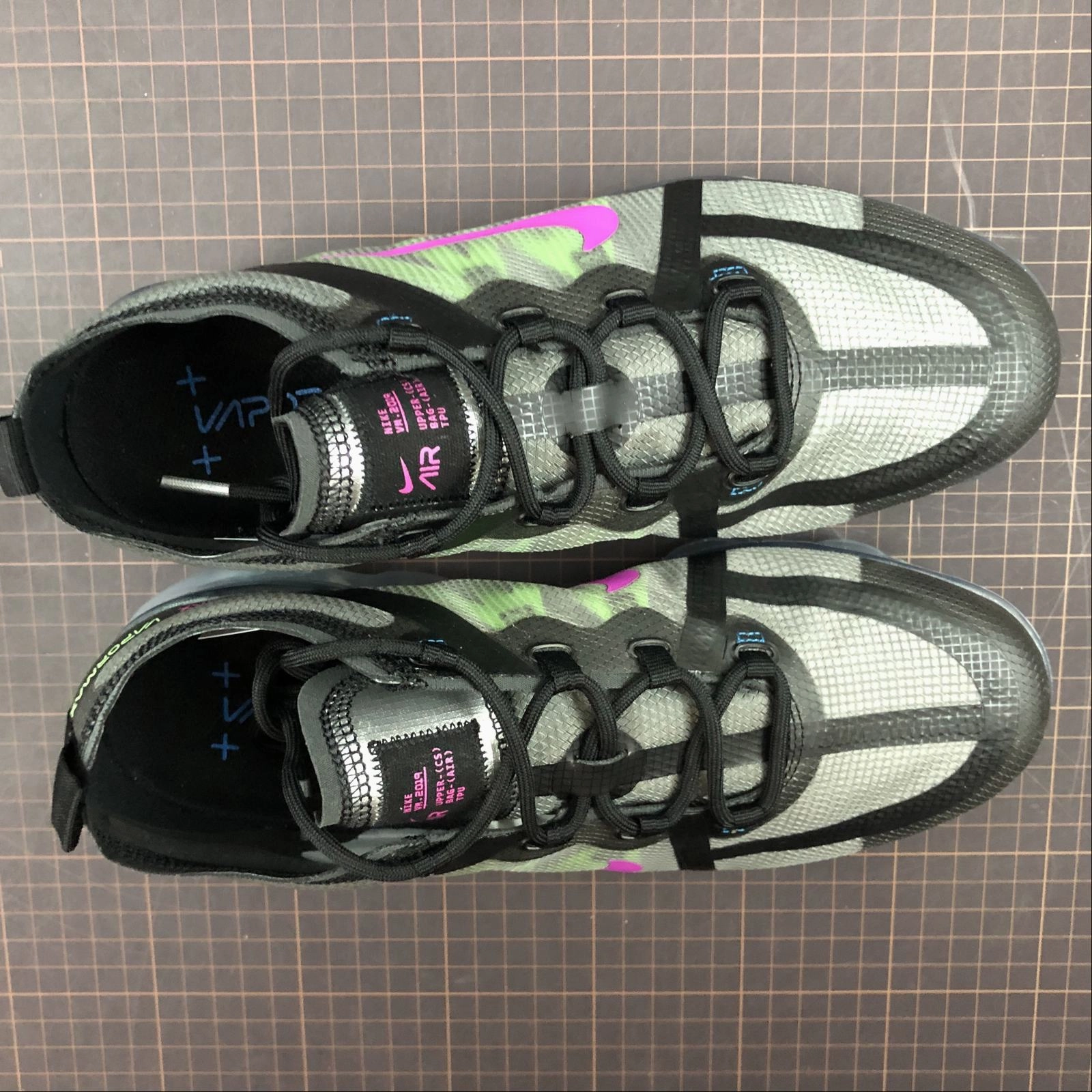 Air VaporMax 2019 Premium Active Black Fuchsia Photo Blue AT6810-001 Breathable layers